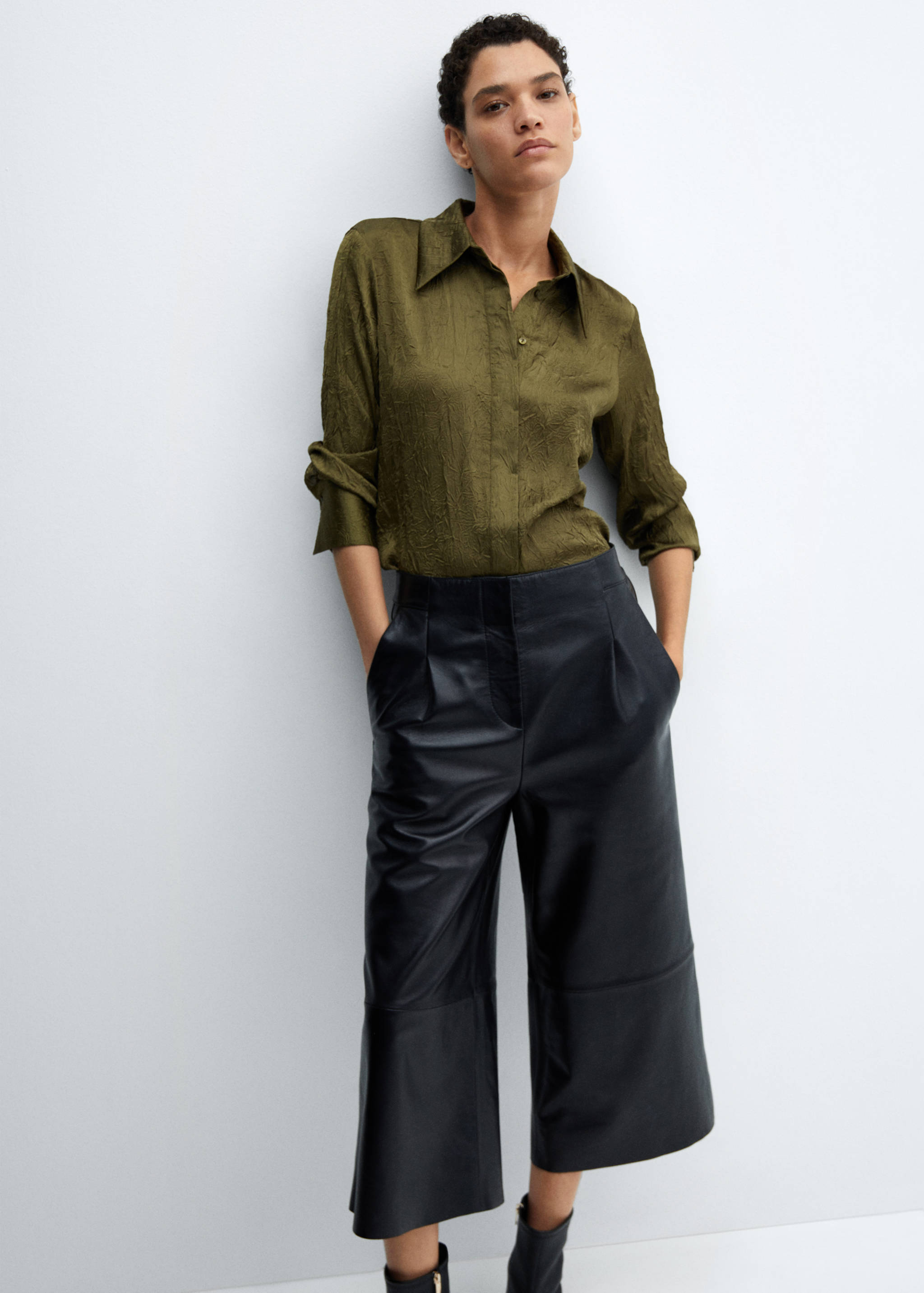 Satin textured shirt - Details of the article 2