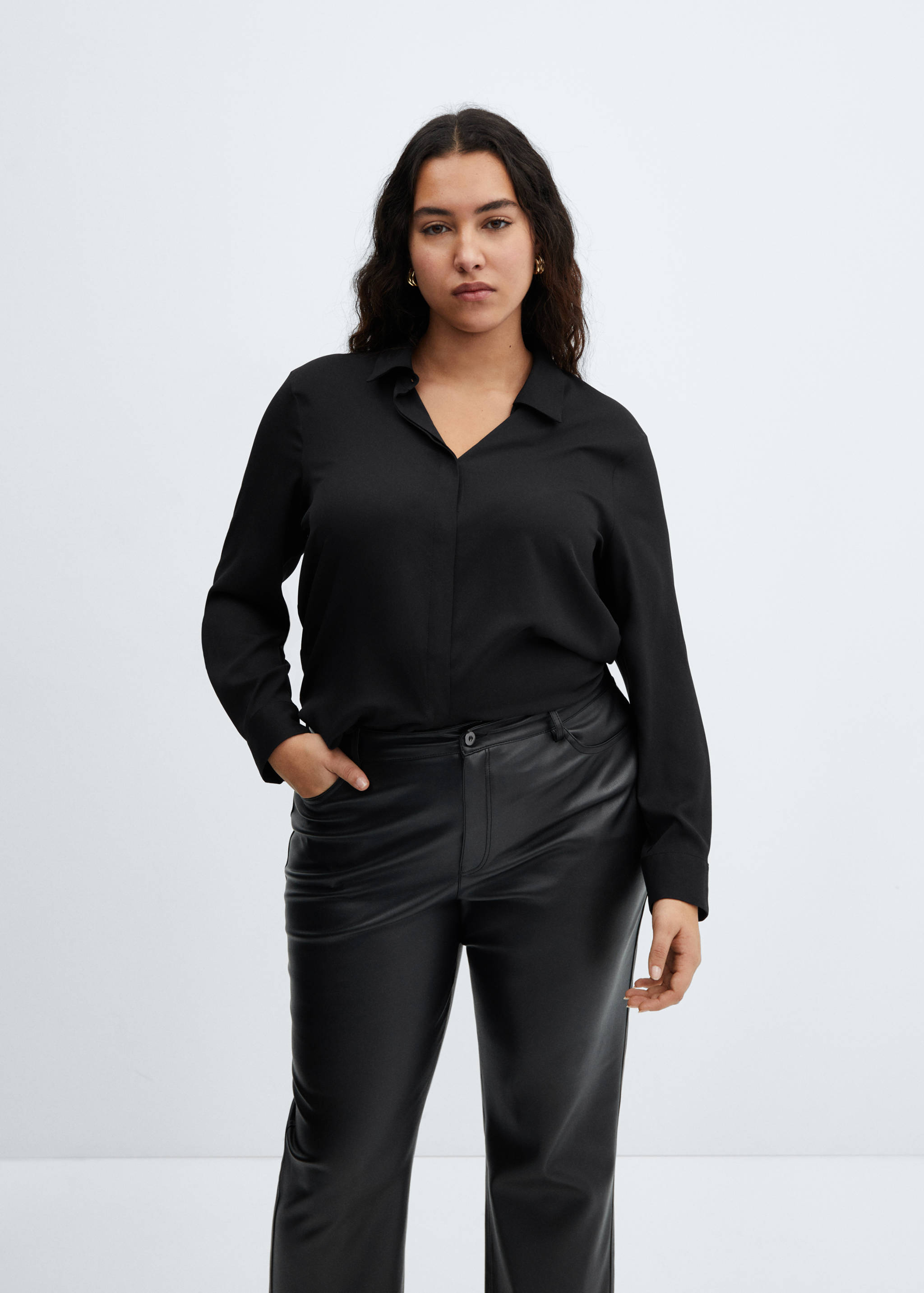 Spodnie o prostym kroju ze sztucznej skóry - Szczegóły artykułu 5