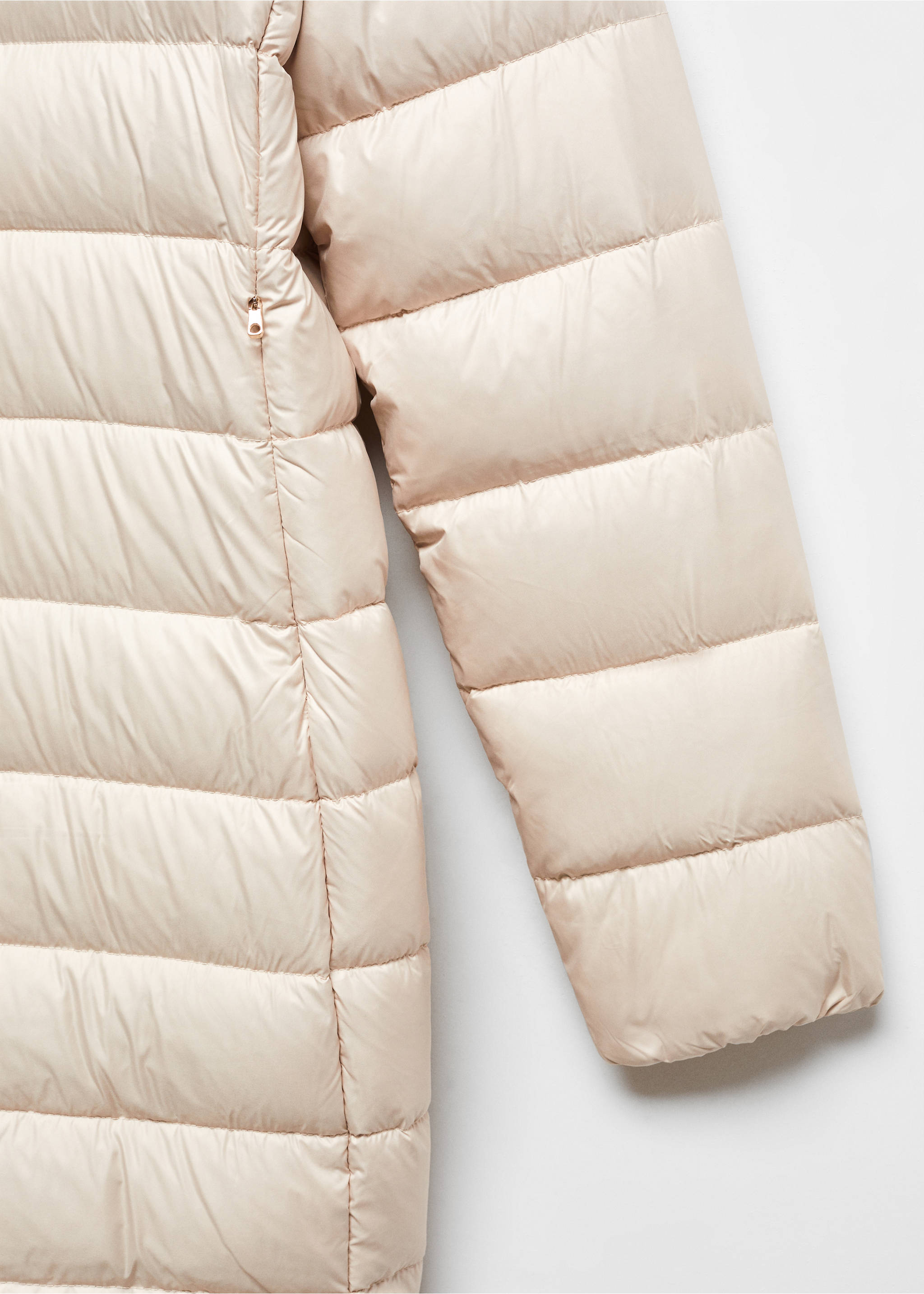 Water-repellent feather coat - Details of the article 8, Beige. Ref: 67040465-00.