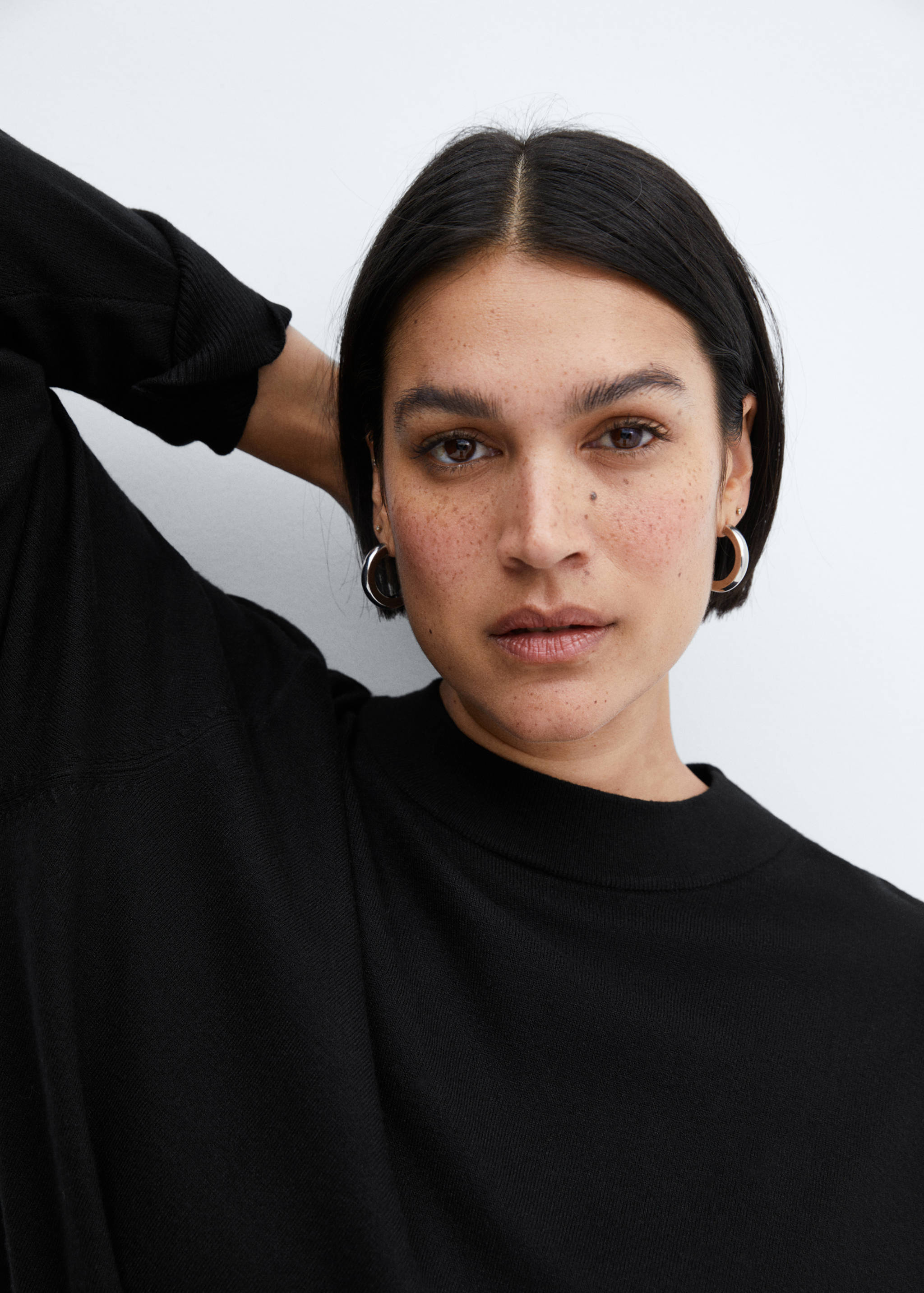 Strickkleid mit Rundhalsausschnitt - Detail des Artikels 4