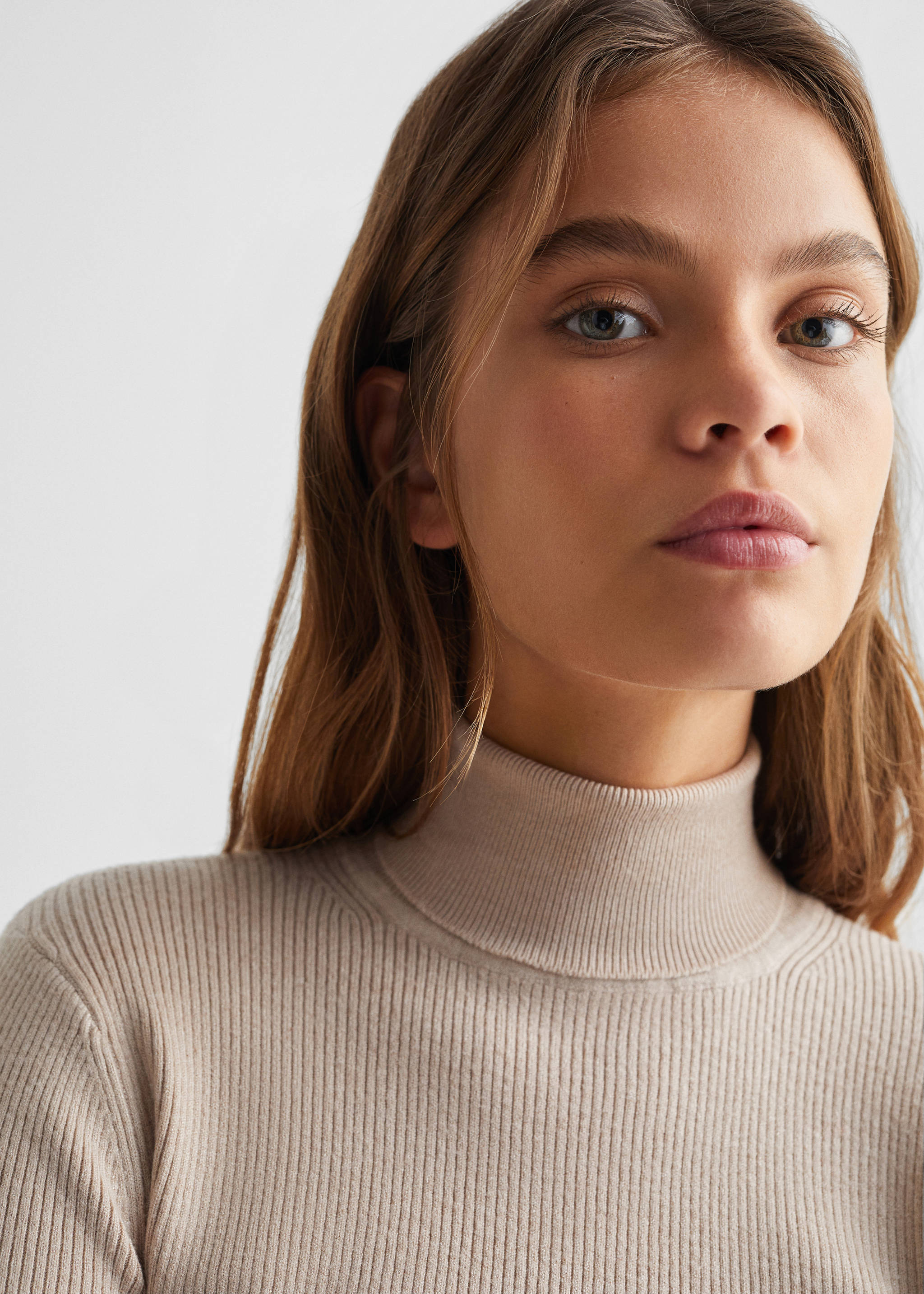 Cable-knit turtleneck sweater - Details of the article 1