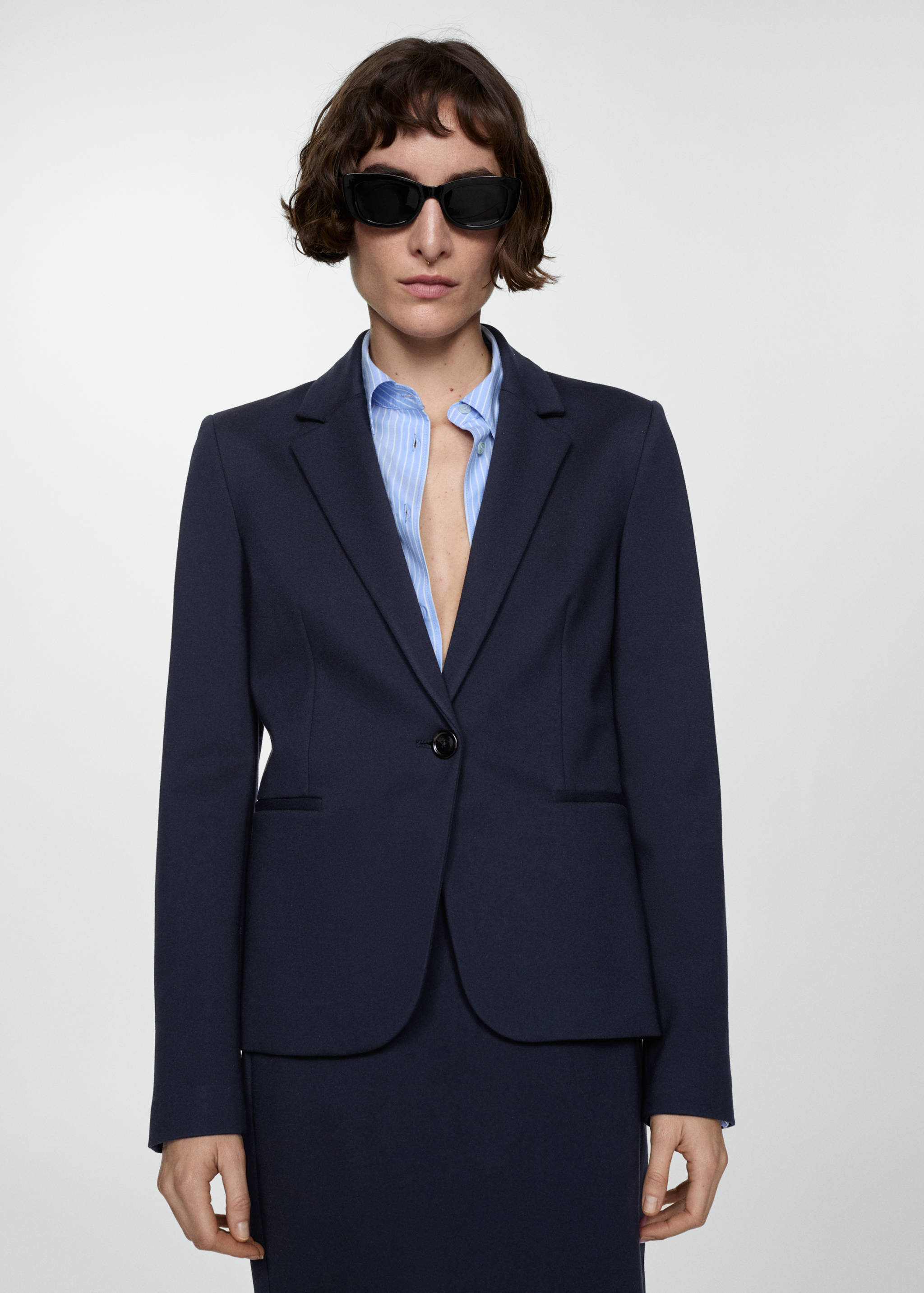 Blazer cintré maille point de Rome - Plan moyen