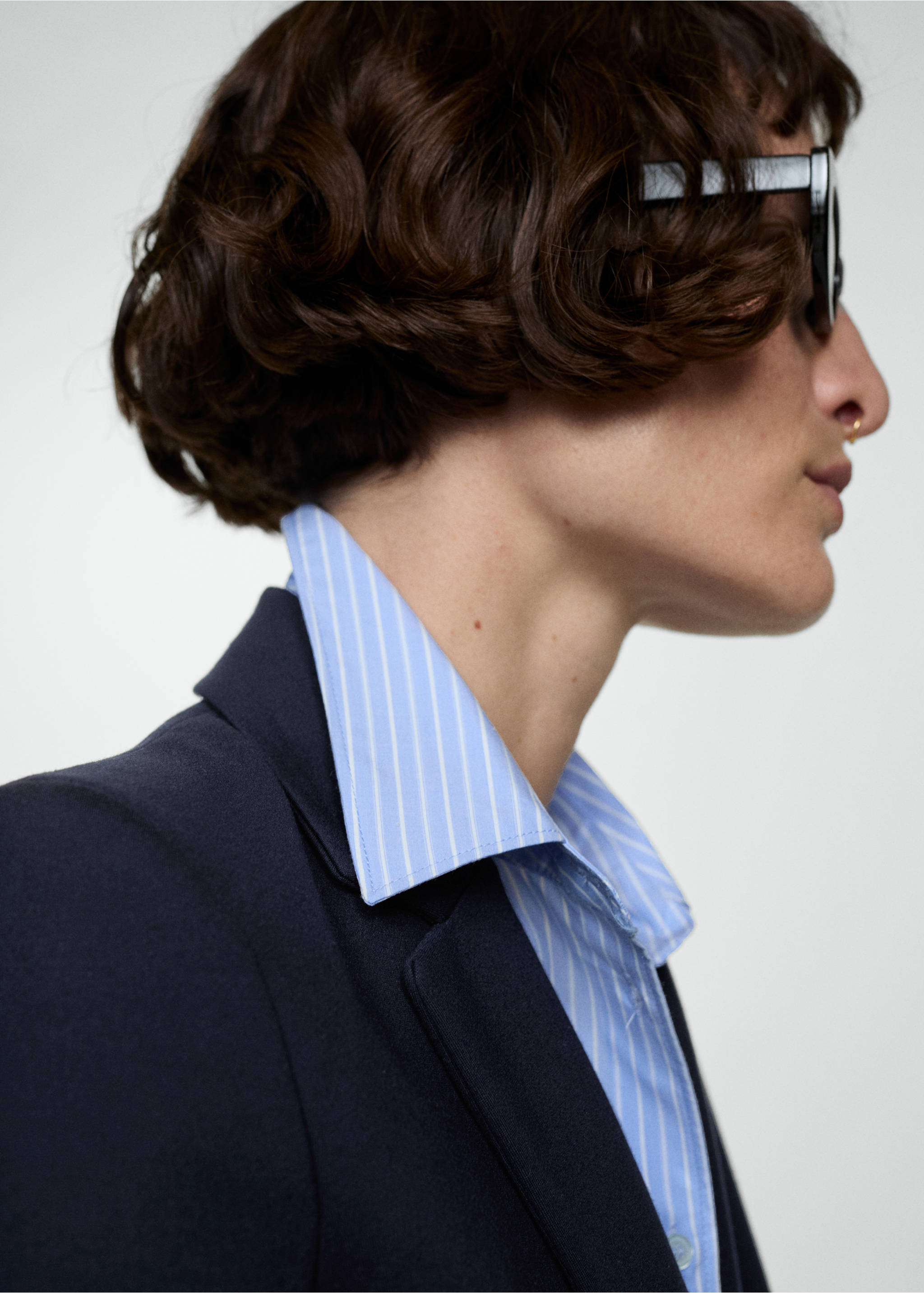 Fitted roma-knit jacket - Details of the article 1, Dark Navy. Ref: 67040485-00.