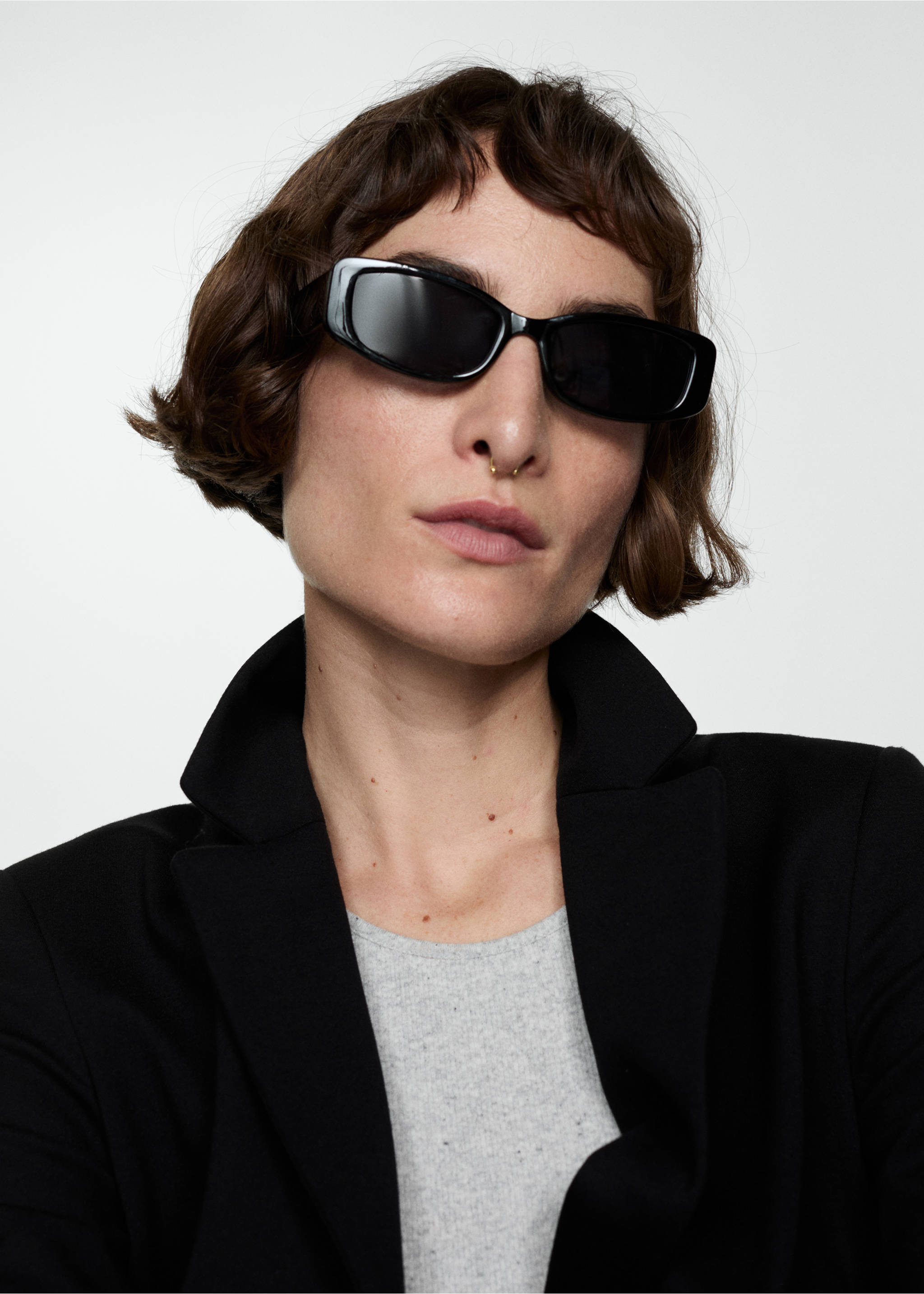 Fitted roma-knit jacket - Details of the article 1, Black. Ref: 67040485-00.