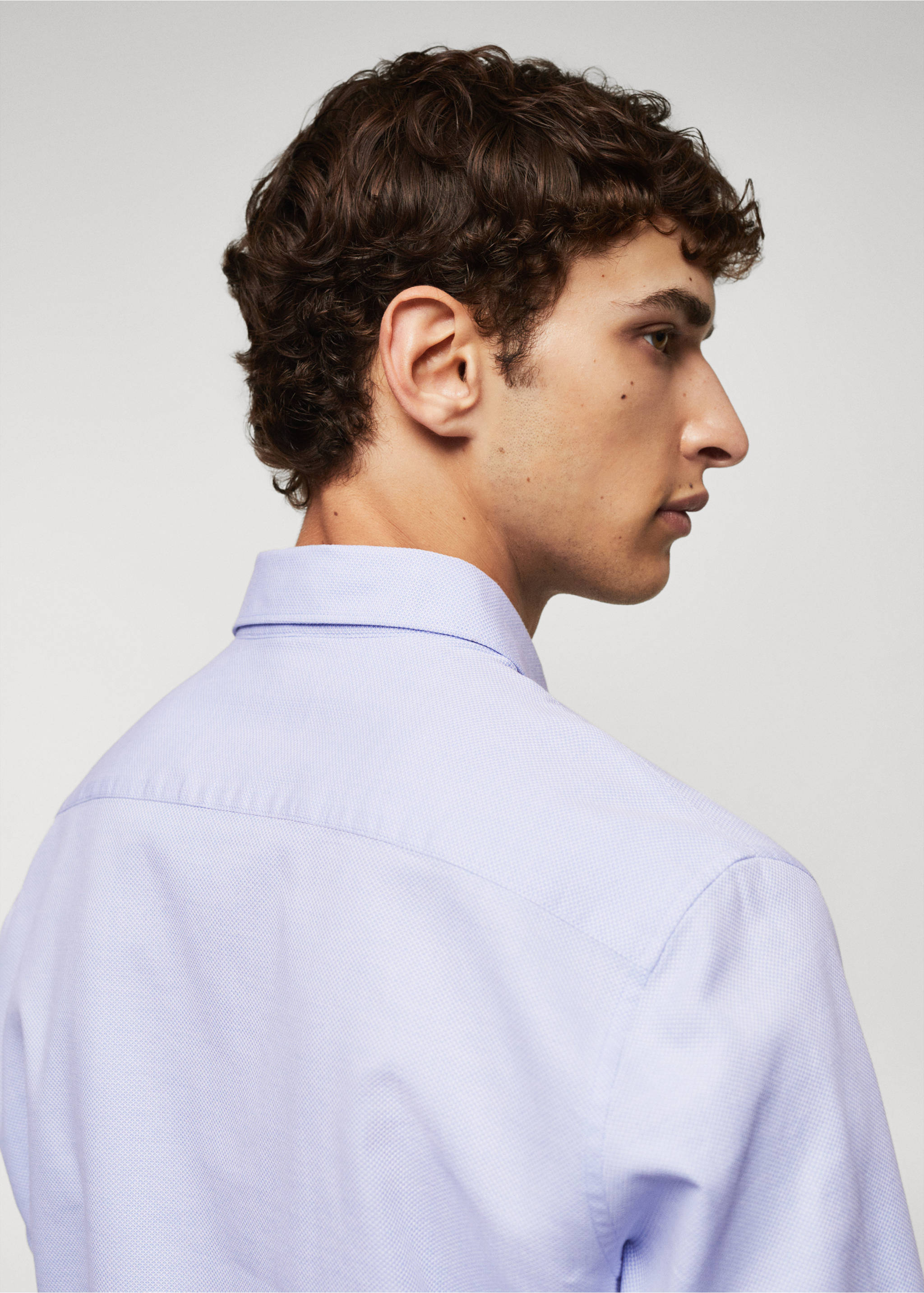 Slim-fit cotton structured shirt - Details of the article 4, Sky Blue. Ref: 67040636-00.