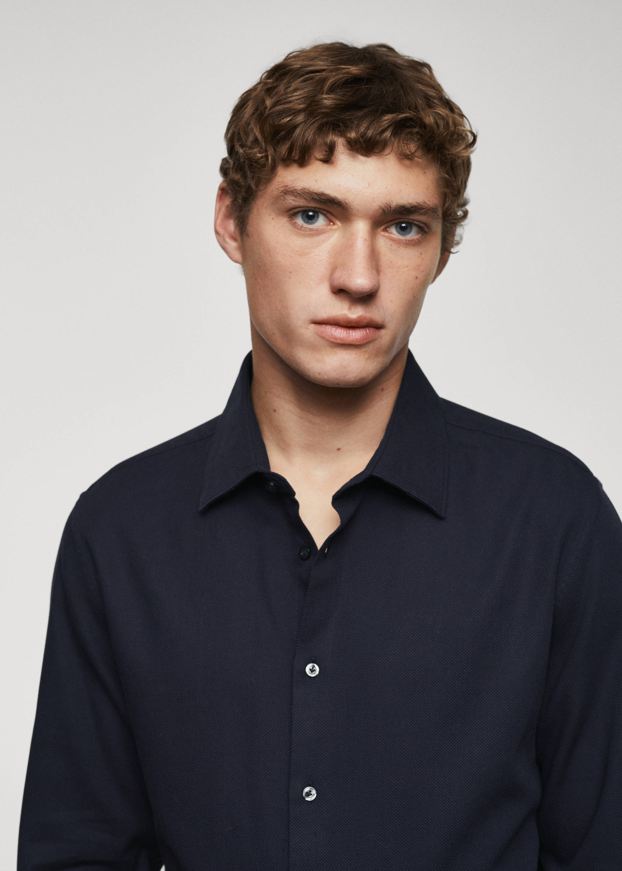 Slim-fit cotton structured shirt - Details of the article 1