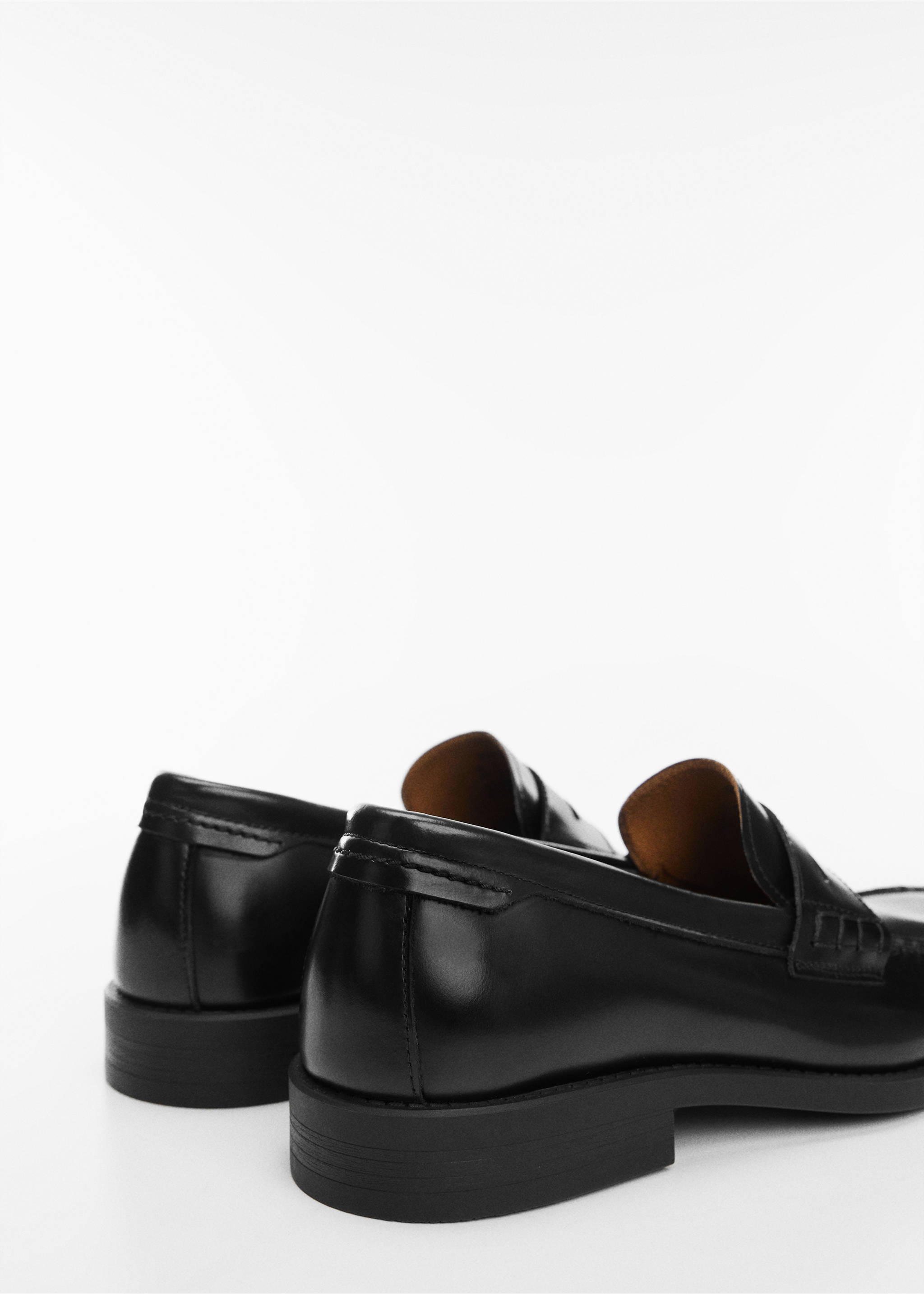 Aged-leather loafers - Details of the article 1, Black. Ref: 67040656-00.