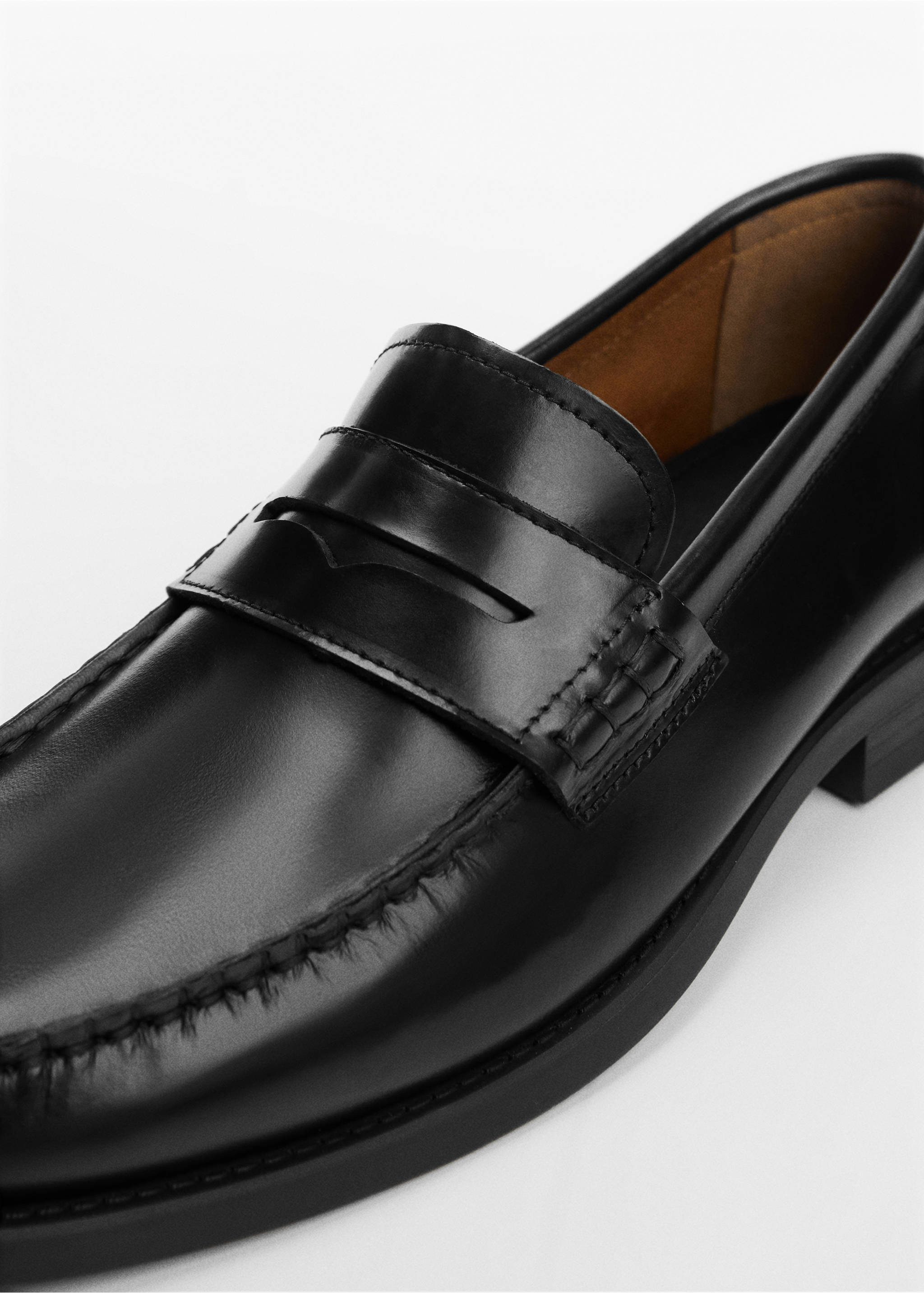 Aged-leather loafers - Details of the article 2, Black. Ref: 67040656-00.