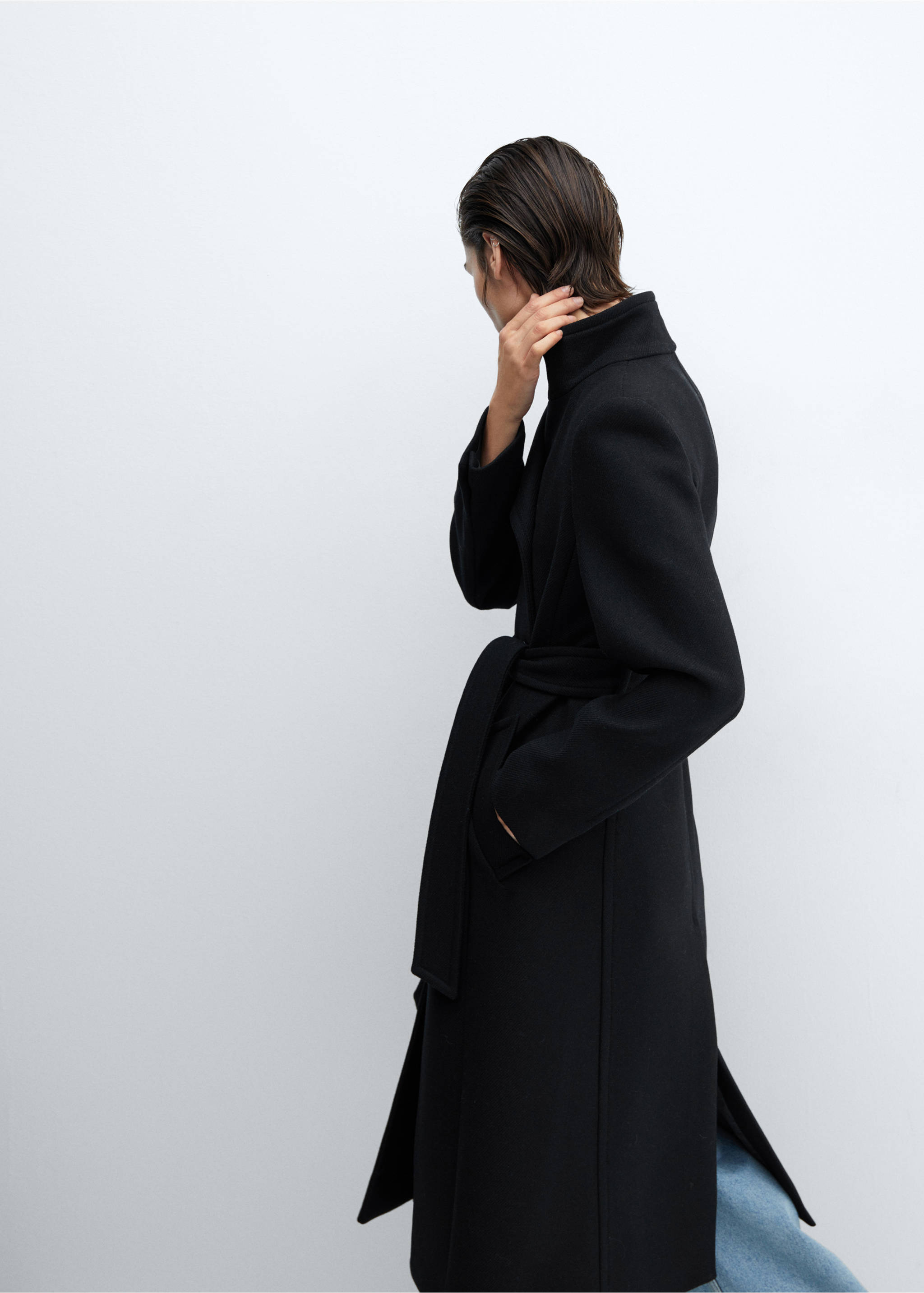 Manteco wool coat with belt - Details of the article 2, Black. Ref: 67040670-00.