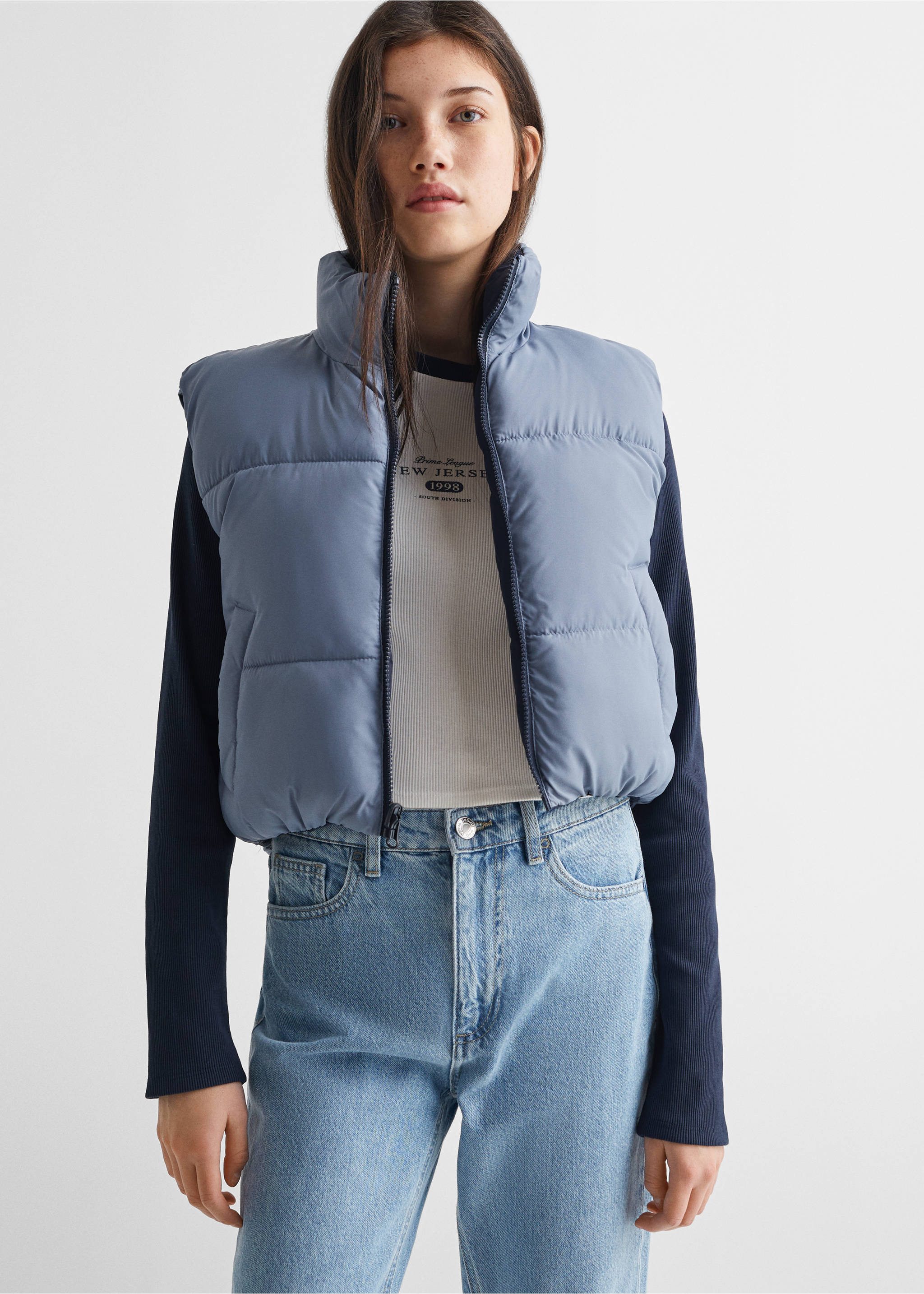 Reversible quilted gilet - Details of the article 4, Sky Blue. Ref: 67042912-00.