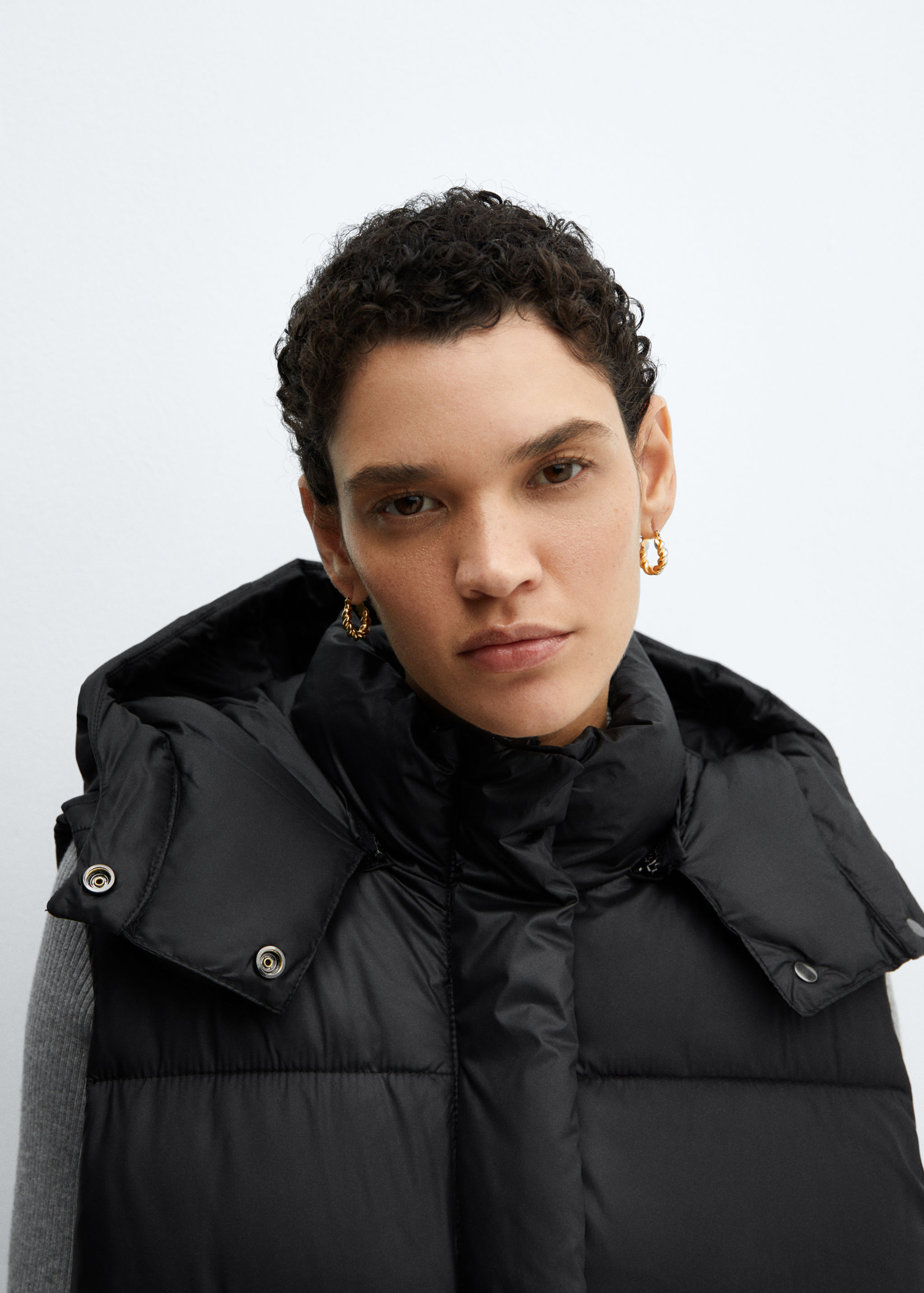 Quilted gilet with hood - Women | MANGO OUTLET USA Quilted gilet with hood - Women | MANGO OUTLET USA