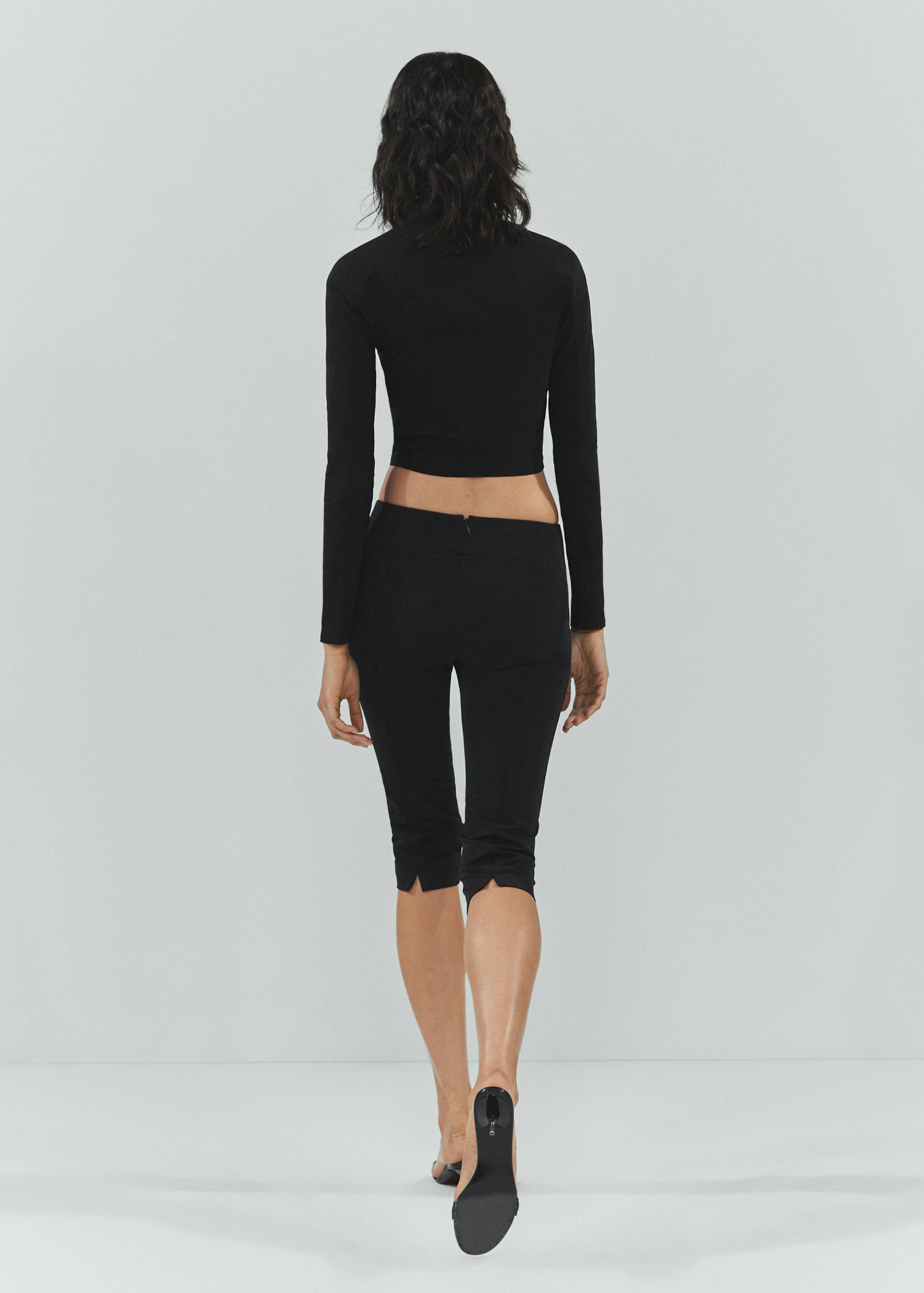 Cropped-Jacke mit Reißverschluss - Rückseite des Artikels