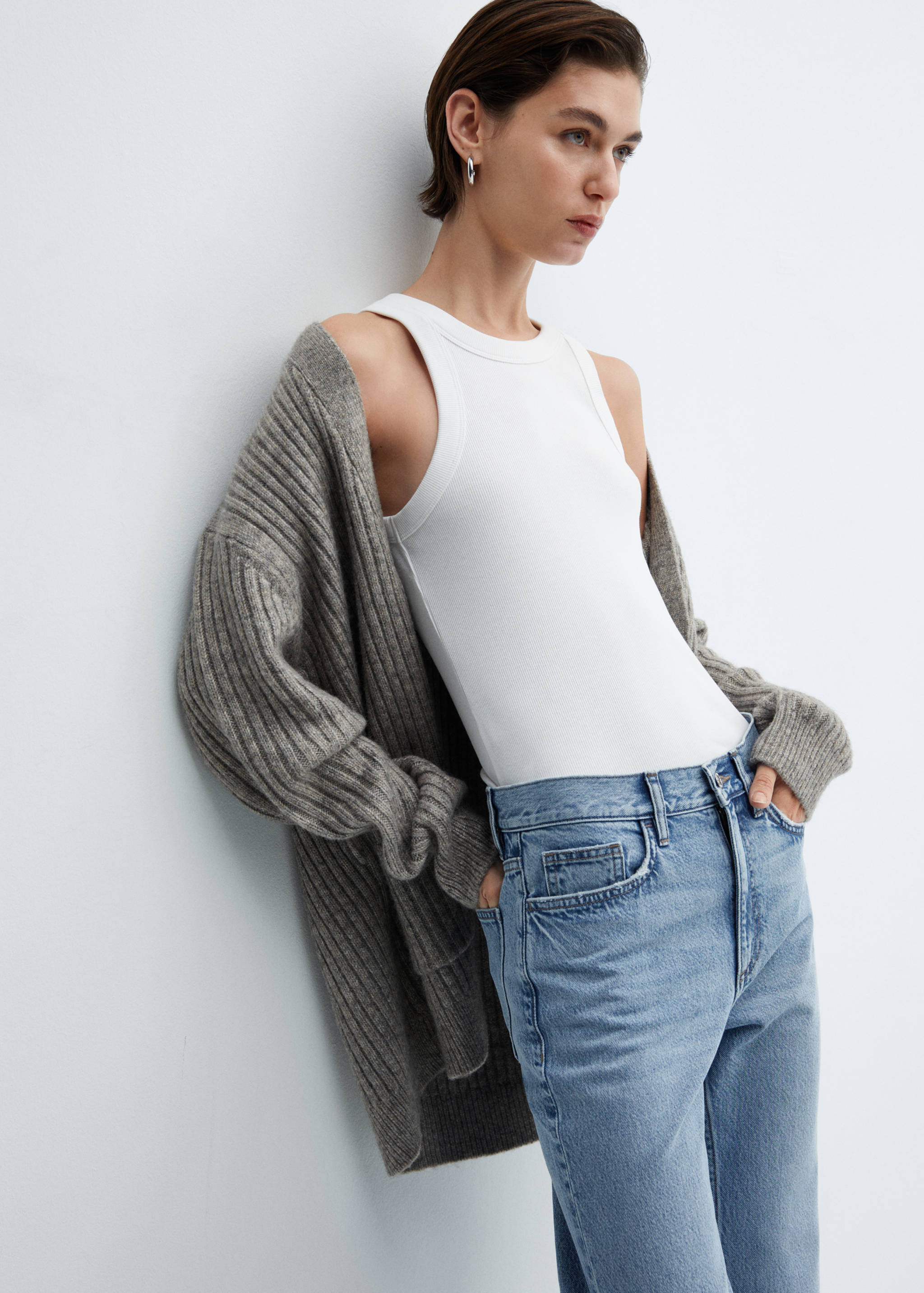 Mid-rise straight jeans - Details of the article 1