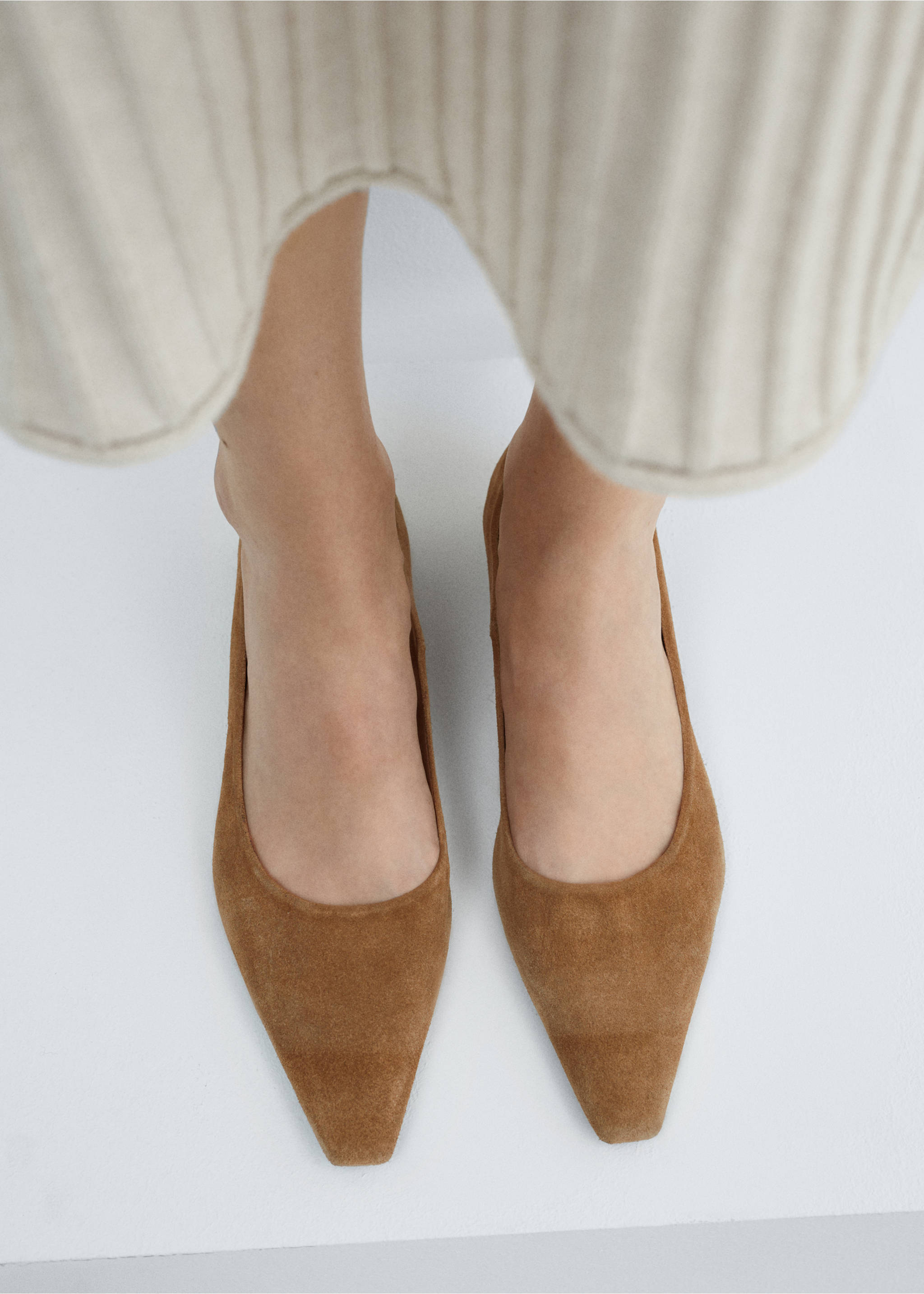 Pointed toe leather shoes - Details of the article 9, Sand. Ref: 67044026-00.
