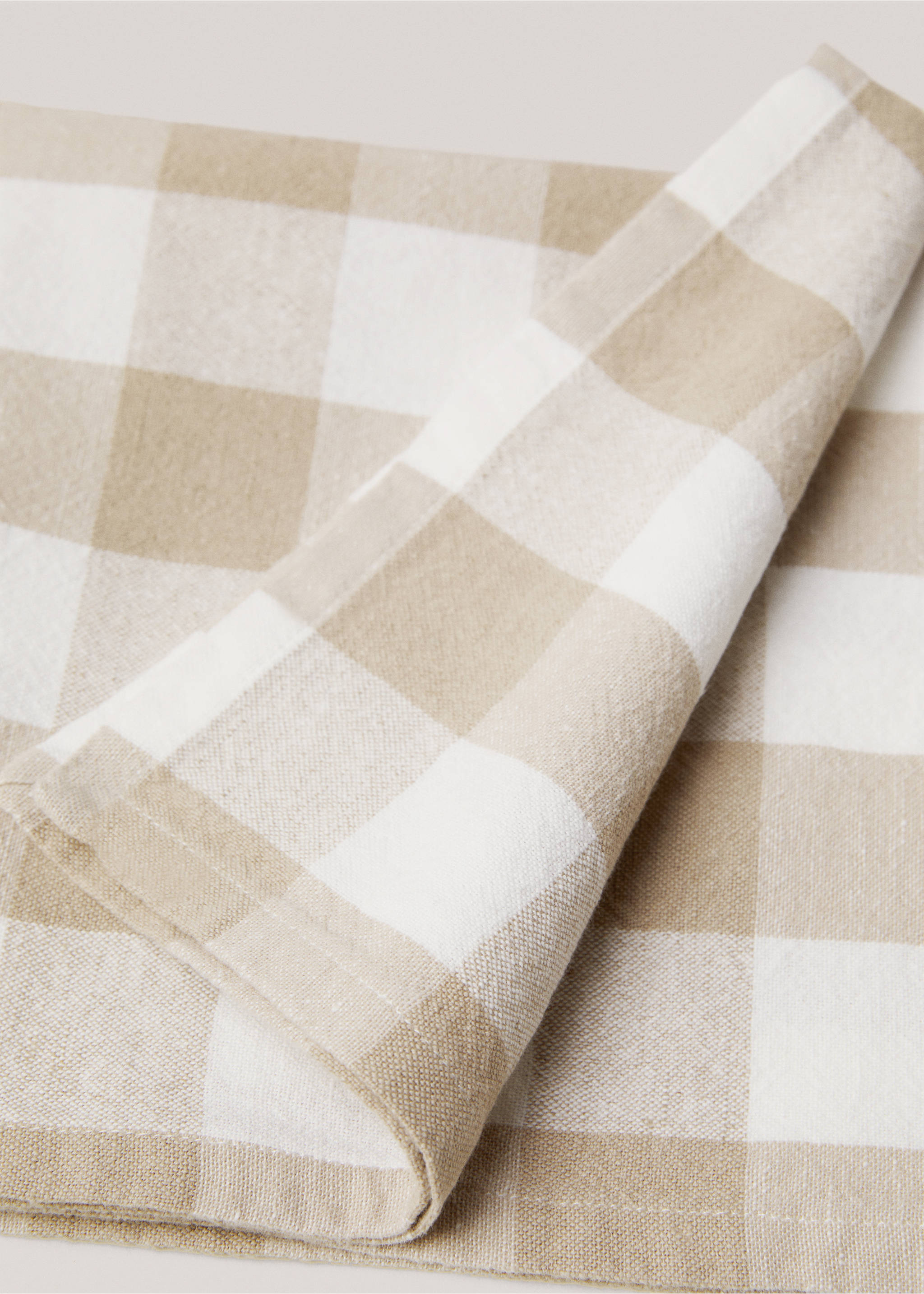 Cotton and linen check napkin - Details of the article 1, Beige. Ref: 67044038-00.