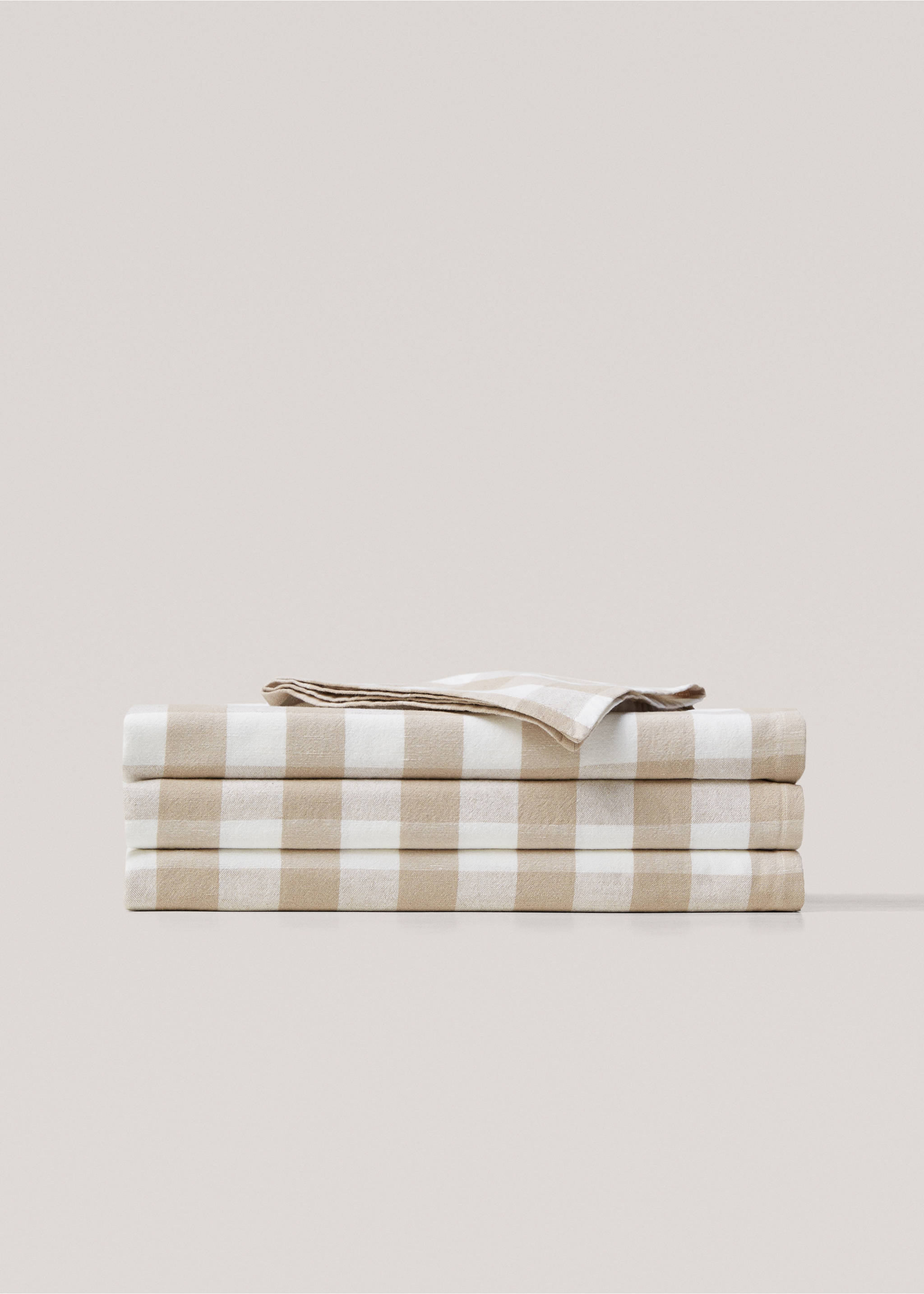 Cotton and linen check napkin - Details of the article 3, Beige. Ref: 67044038-00.