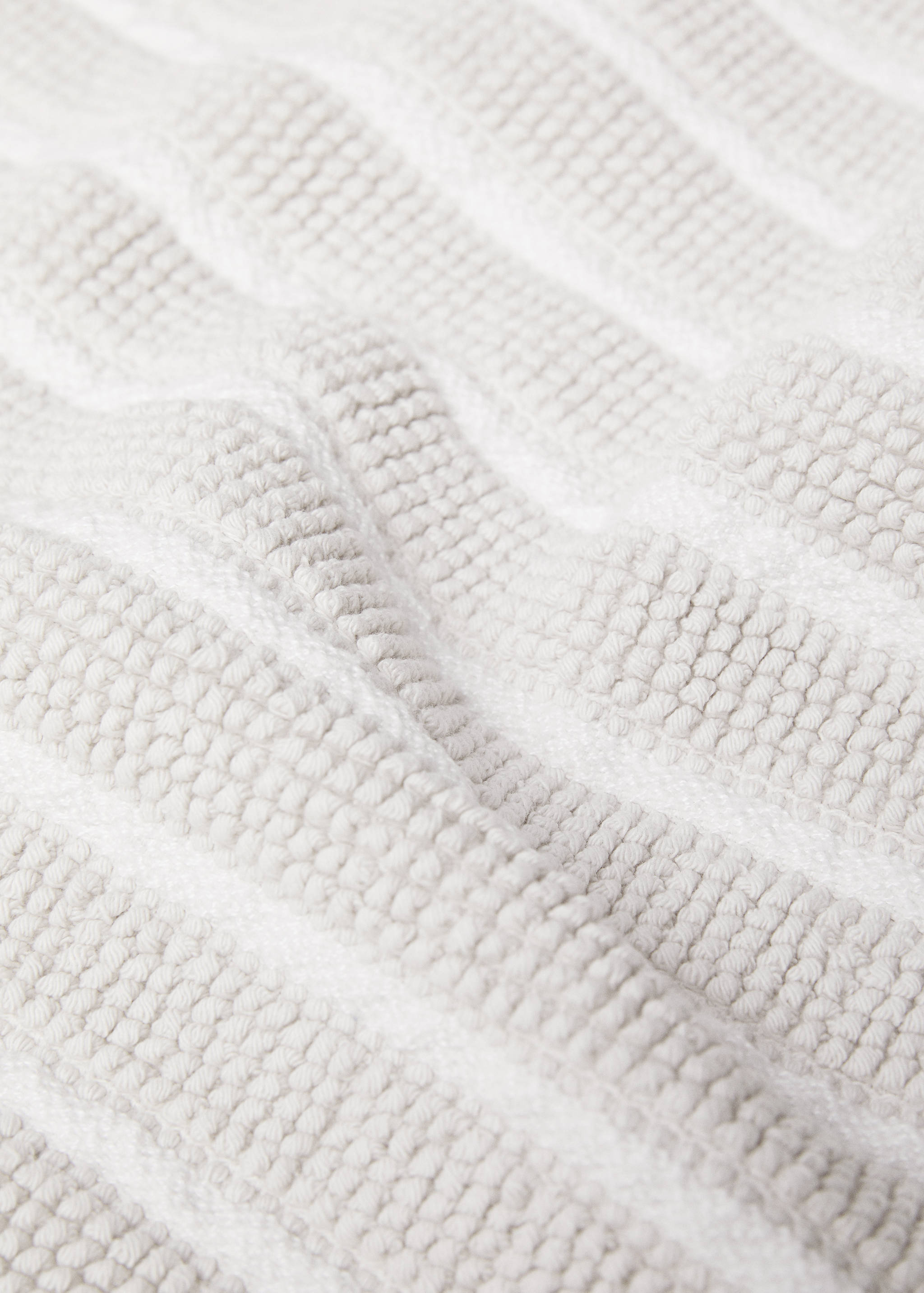 Striped boucle bathroom rug - Details of the article 2