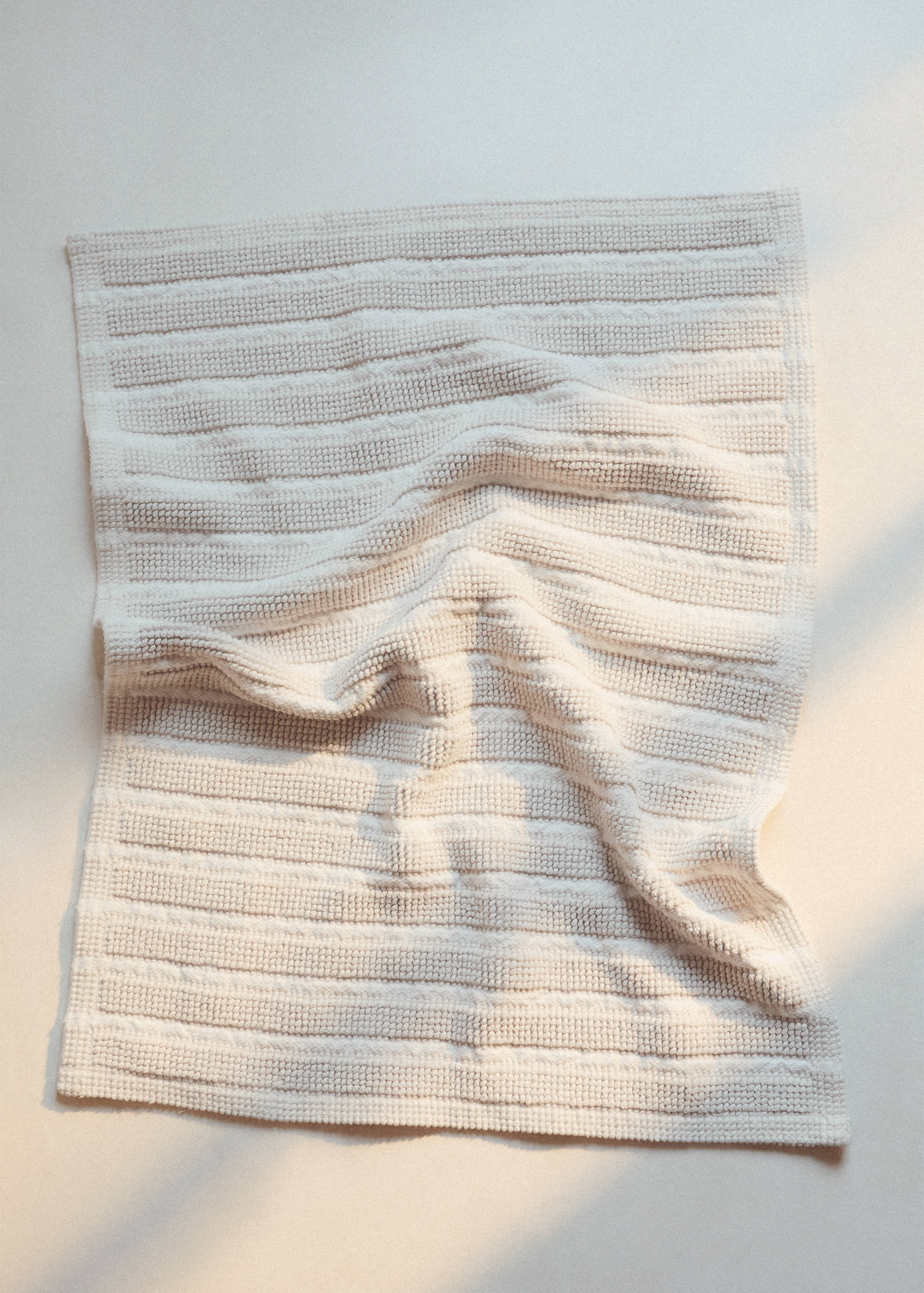 Striped boucle bathroom rug - Details of the article 6