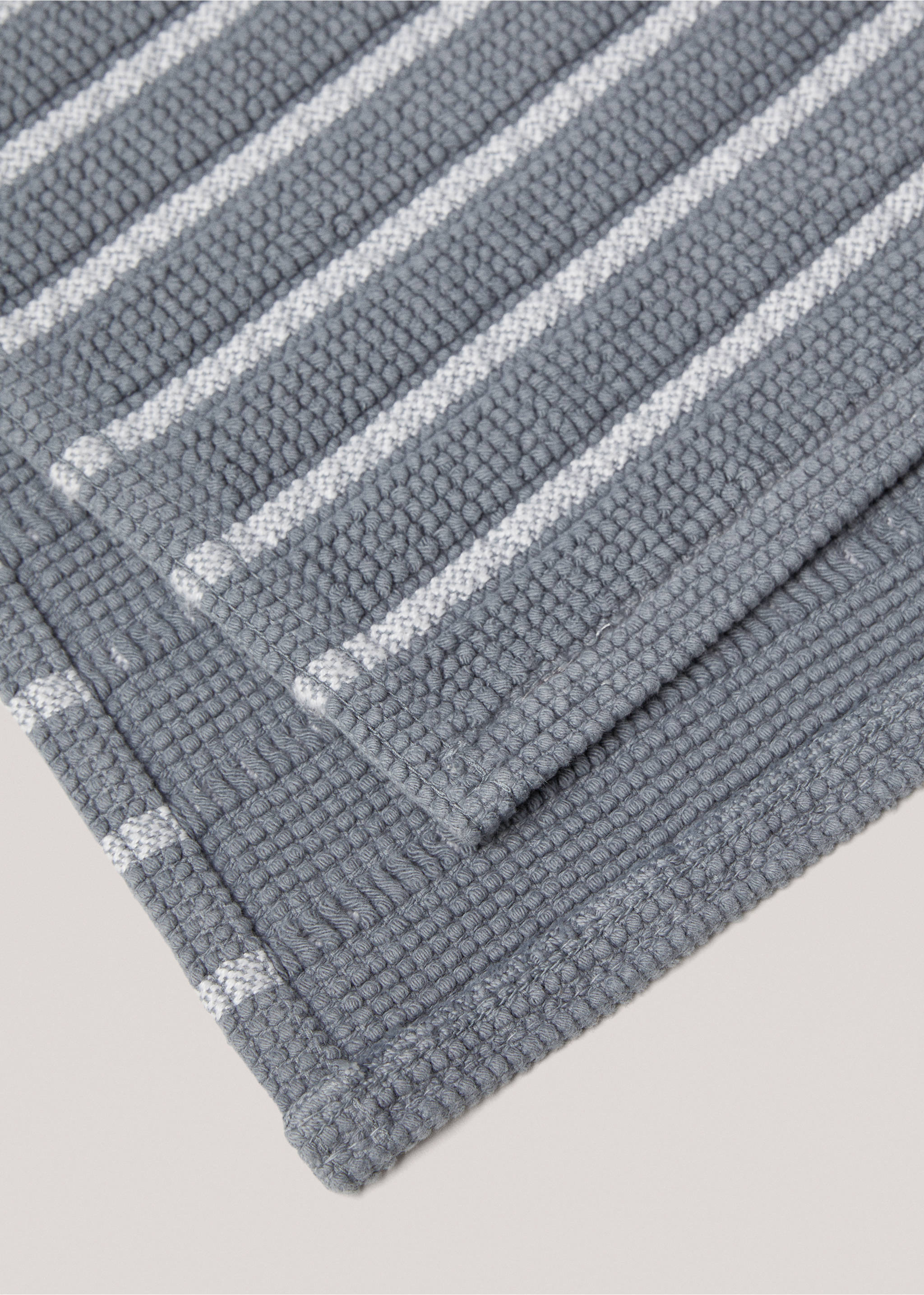 Striped boucle bathroom rug - Details of the article 1, Indigo Blue. Ref: 67044074-00.