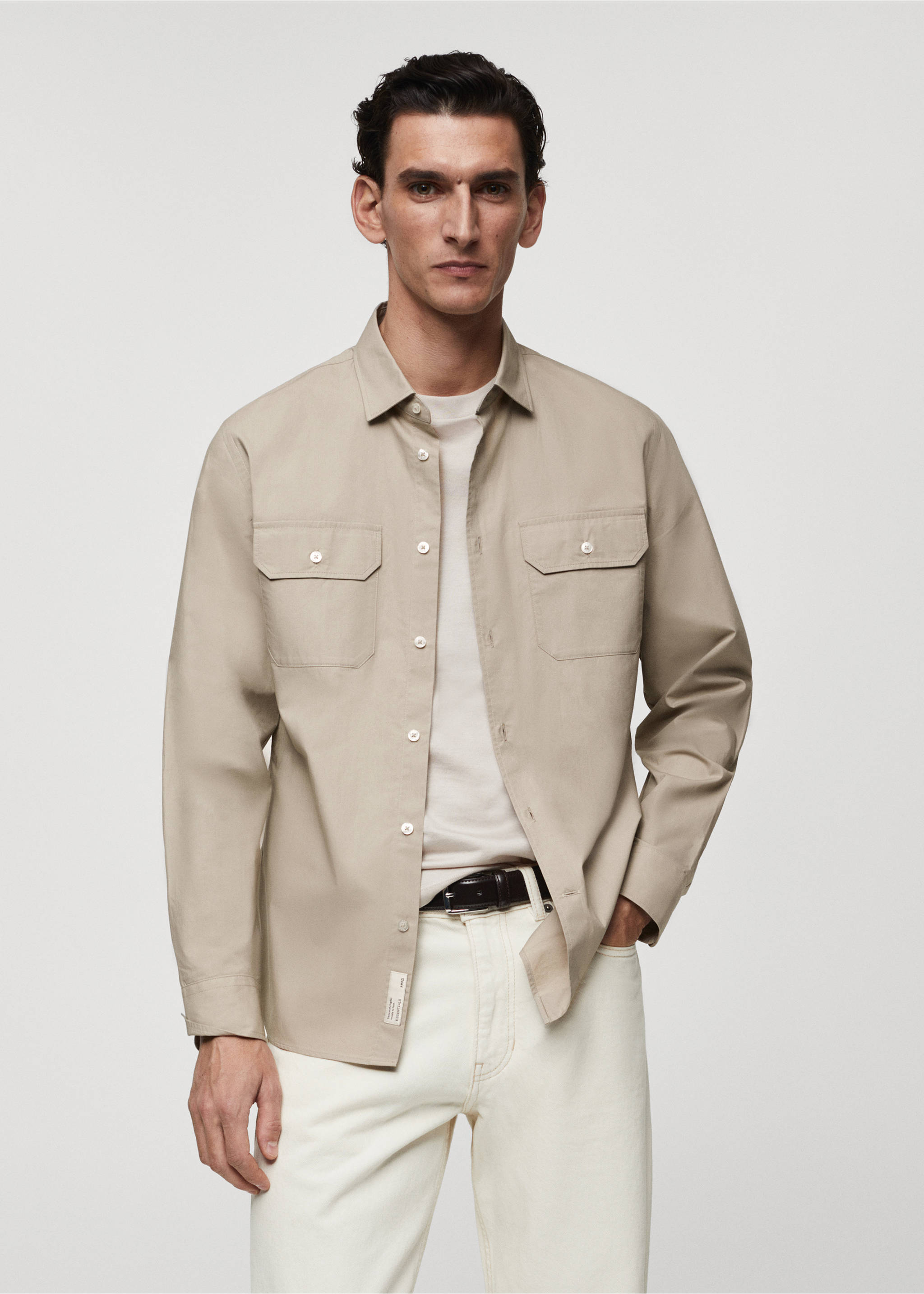 Chemise en coton avec poches - Plan moyen, Beige. Ref: 67044447-00.