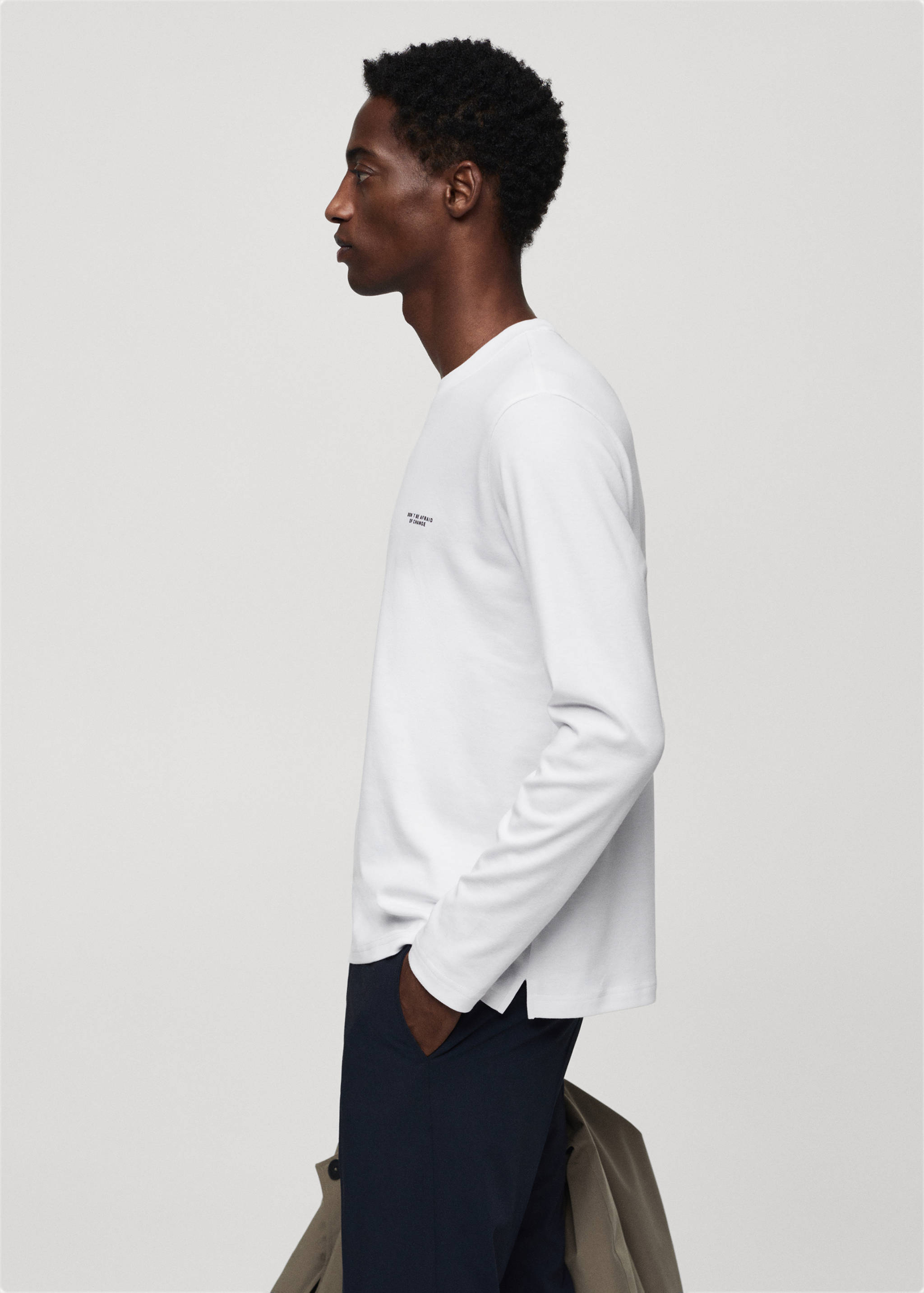 100% cotton t-shirt with printed detail - Details of the article 2