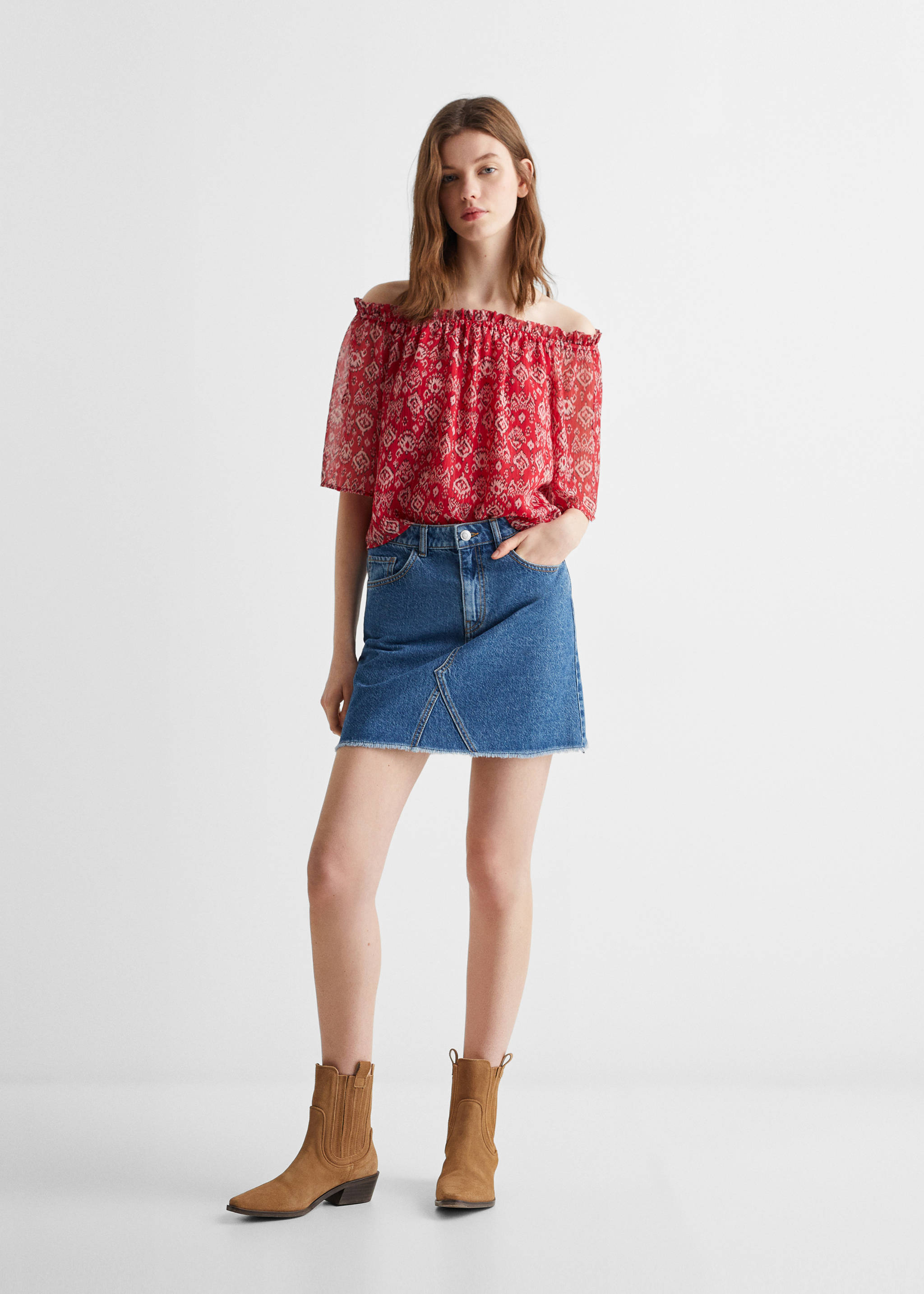 Off shoulders blouse - General plane