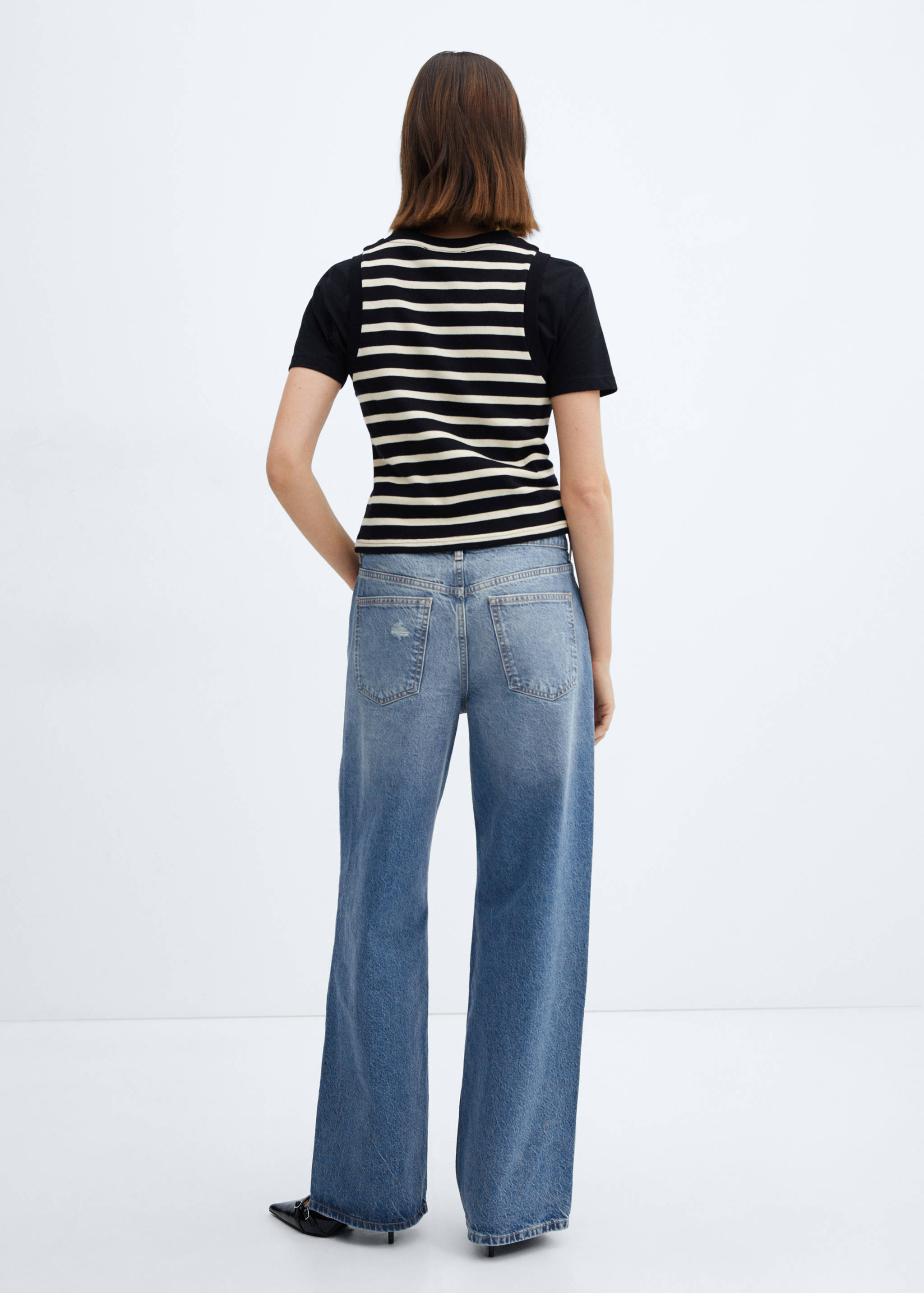 Loose mid-rise wide leg jeans - Reverse of the article