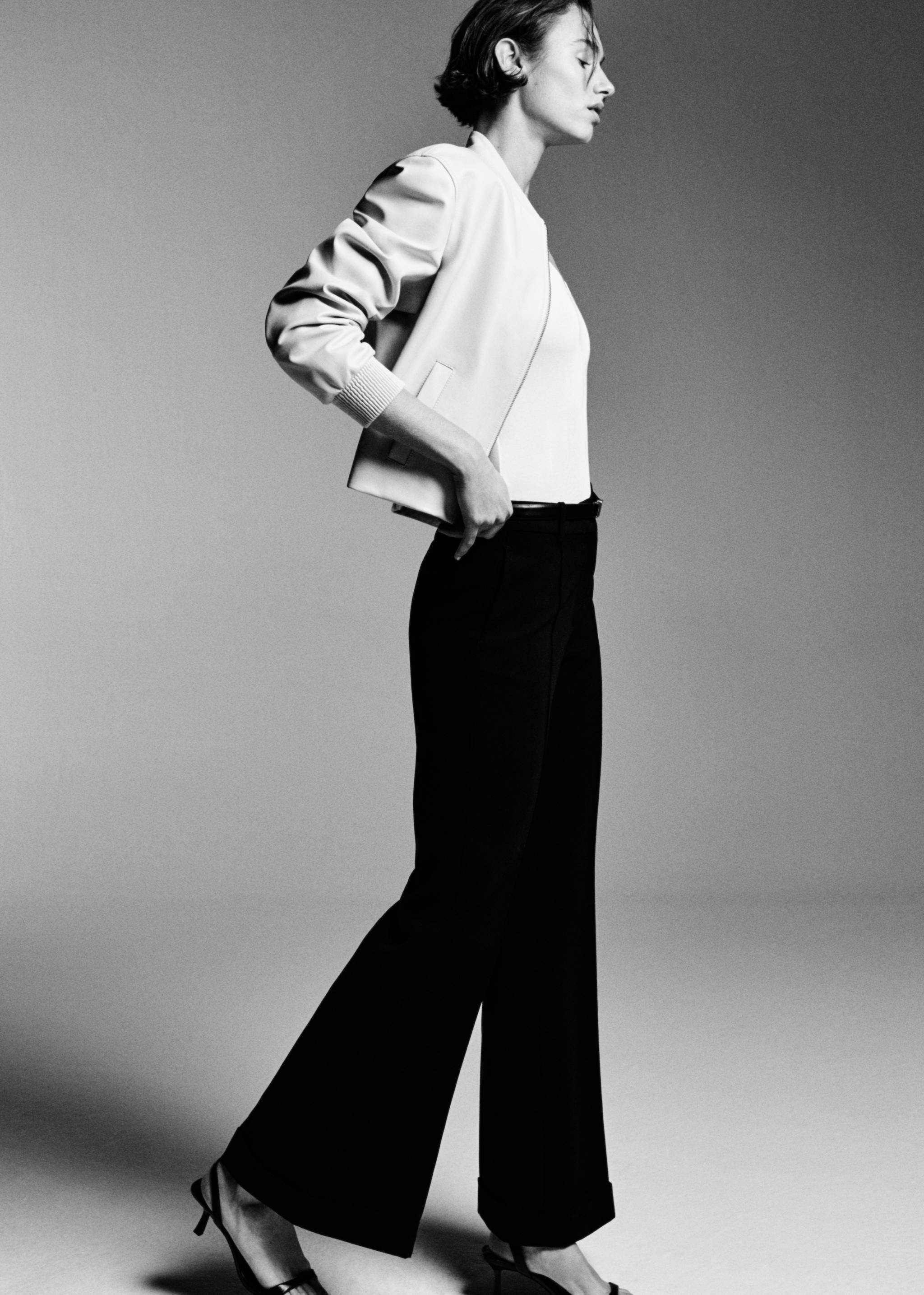 Mid-rise flare pants - Details of the article 7