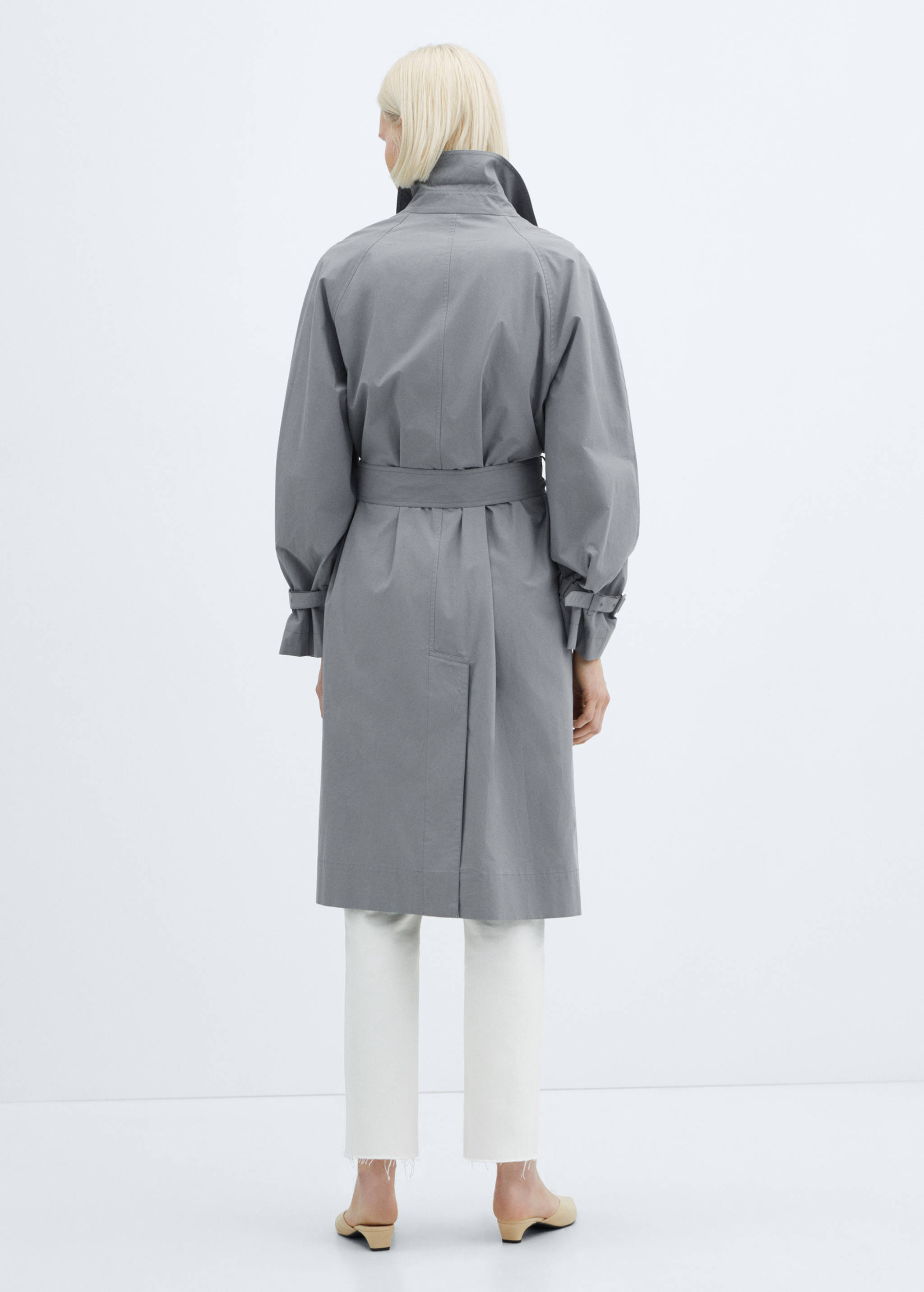 Cotton trench coat with belt - Reverse of the article