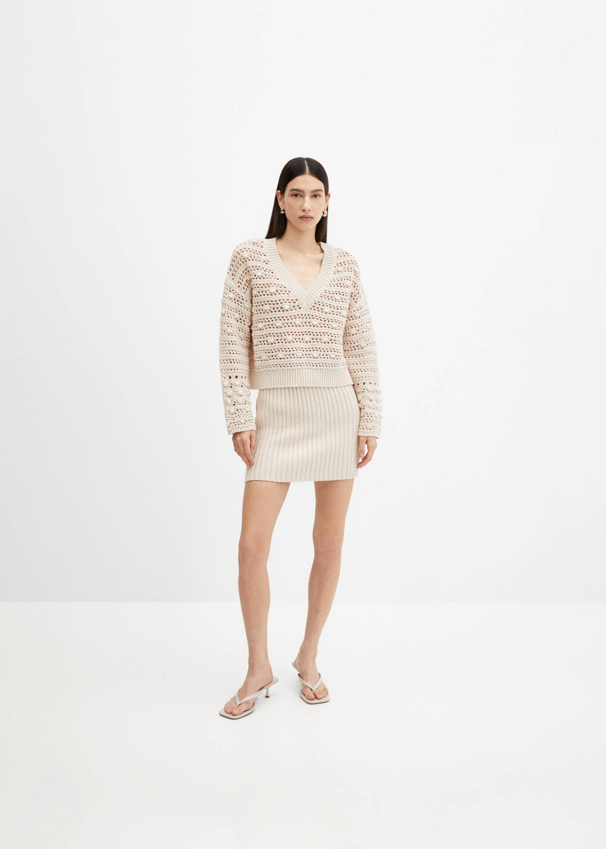 Short knitted skirt