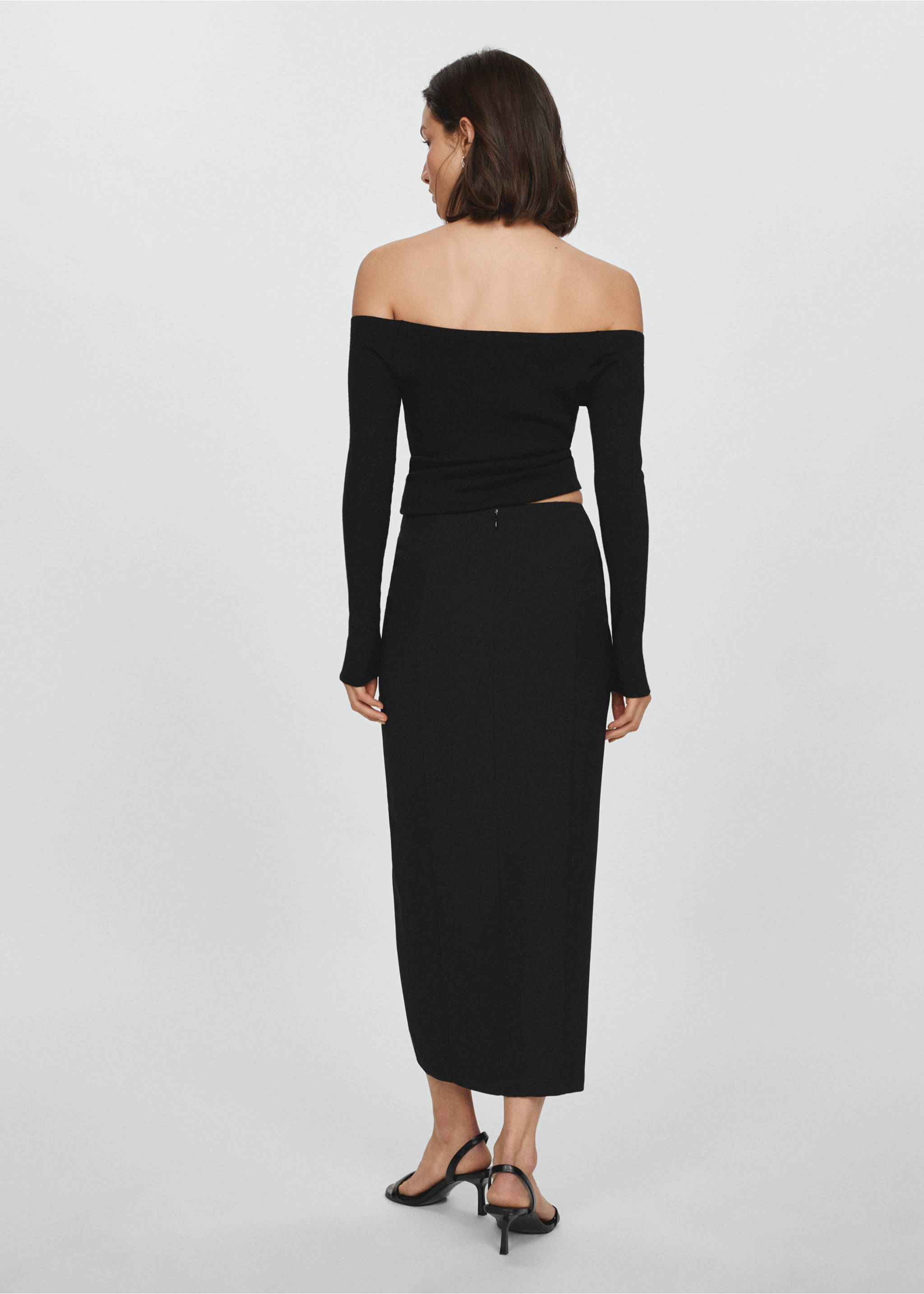 Skirt with slit and floral appliqué - Reverse of the article, Black. Ref: 67045752-00.