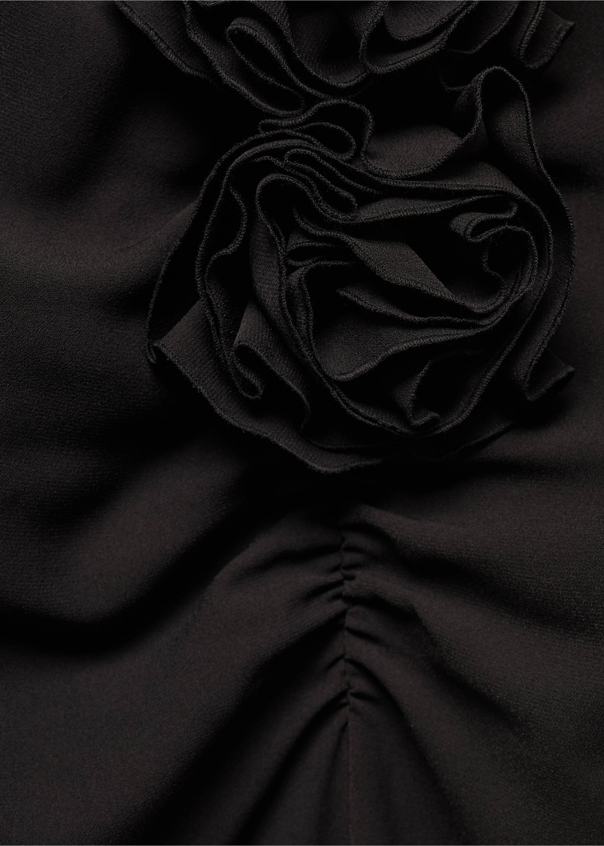 Skirt with slit and floral appliqué - Details of the article 8, Black. Ref: 67045752-00.