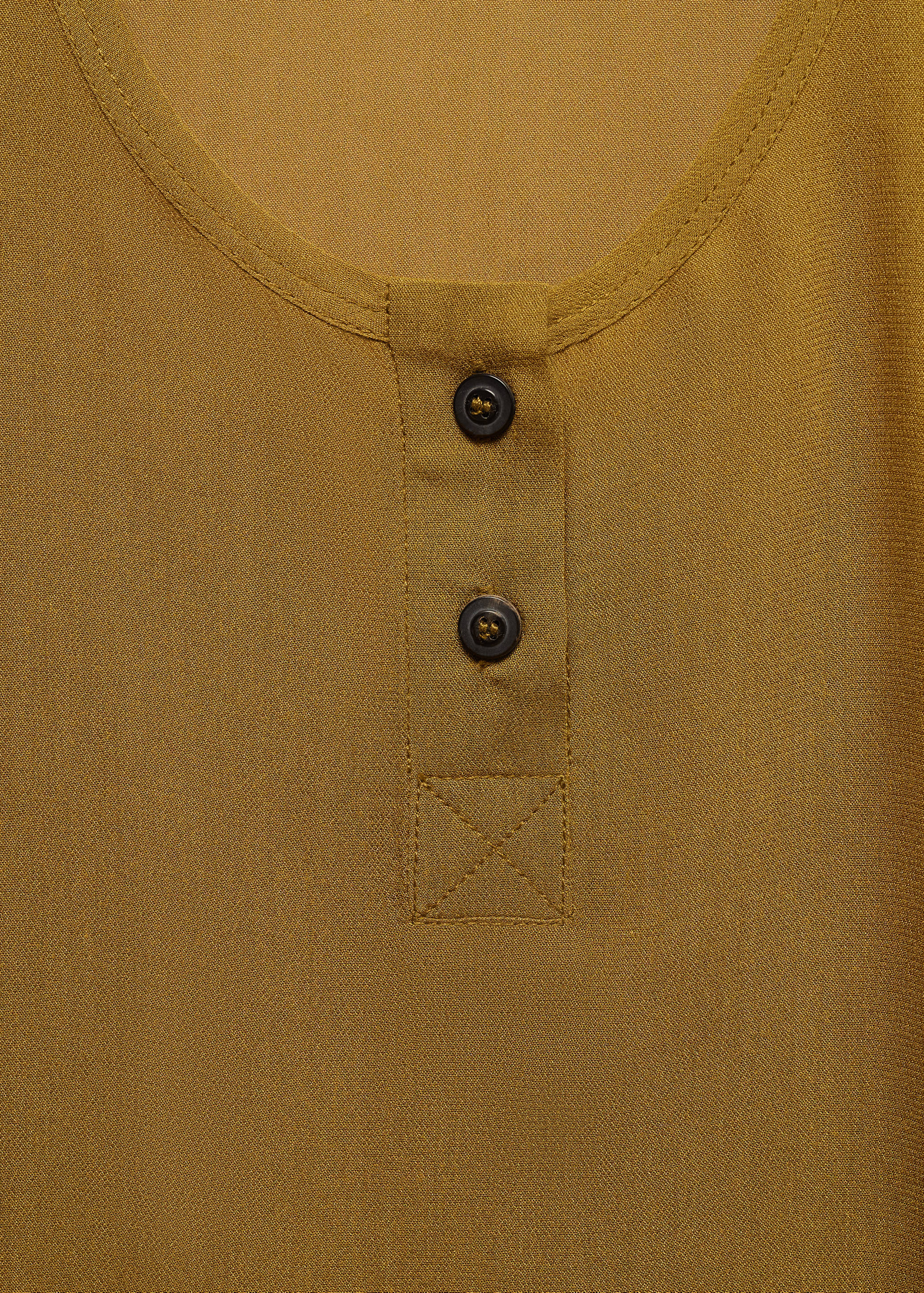 Top fluido botões - Pormenor do artigo 8