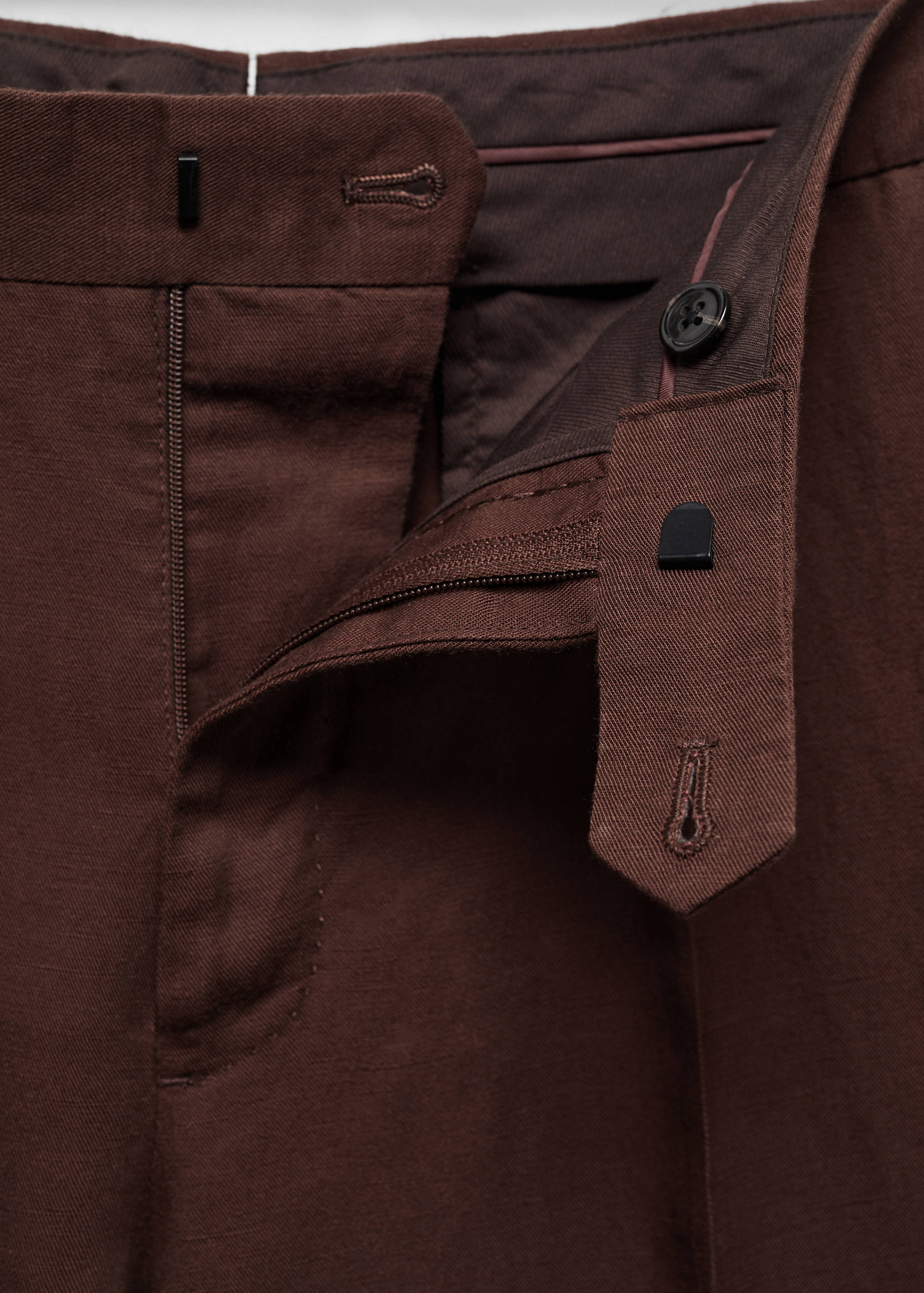 Slim Fit-Anzughose aus Leinen mit Bundfalten - Detail des Artikels 8