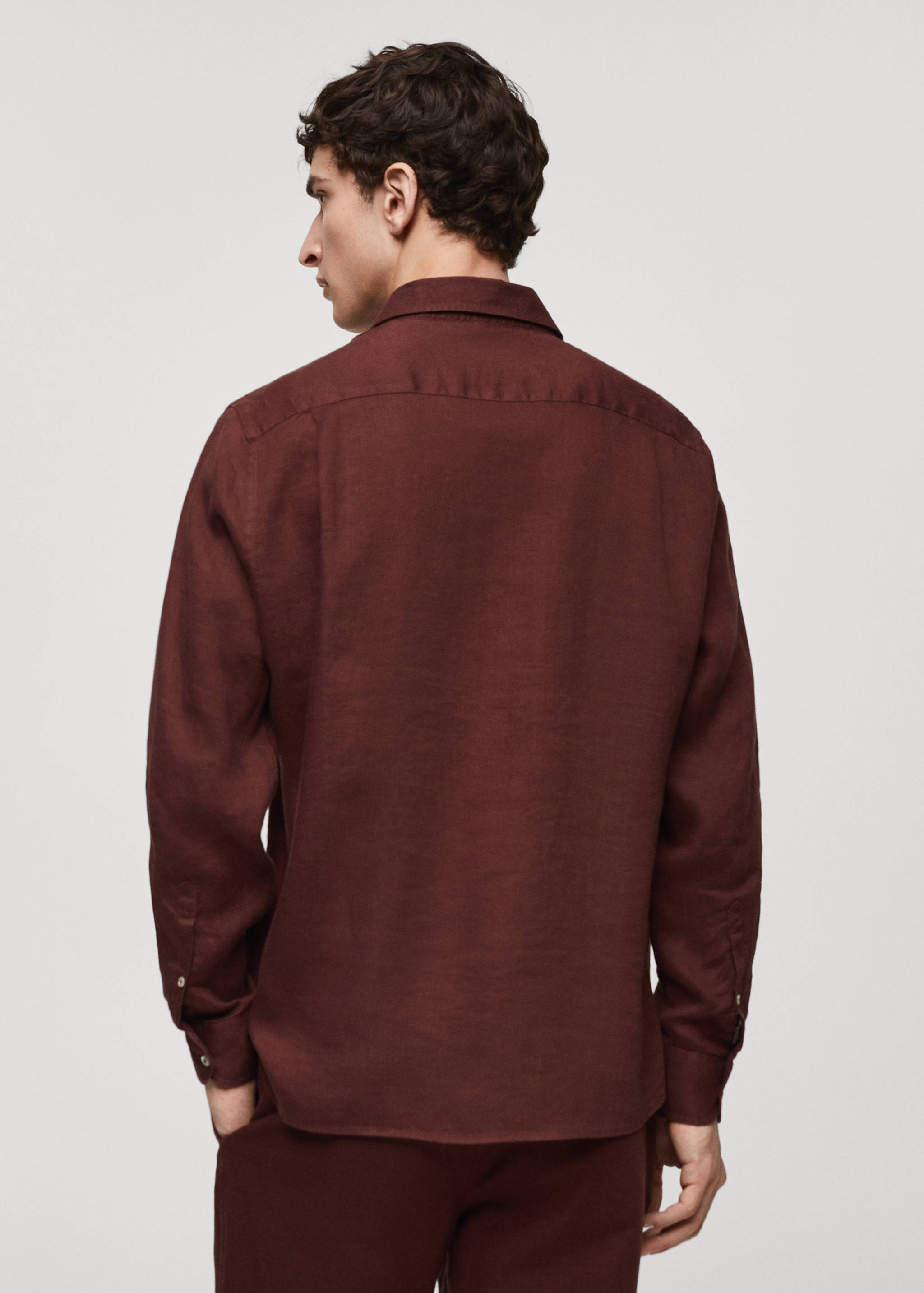 Classic fit 100% linen shirt - Reverse of the article