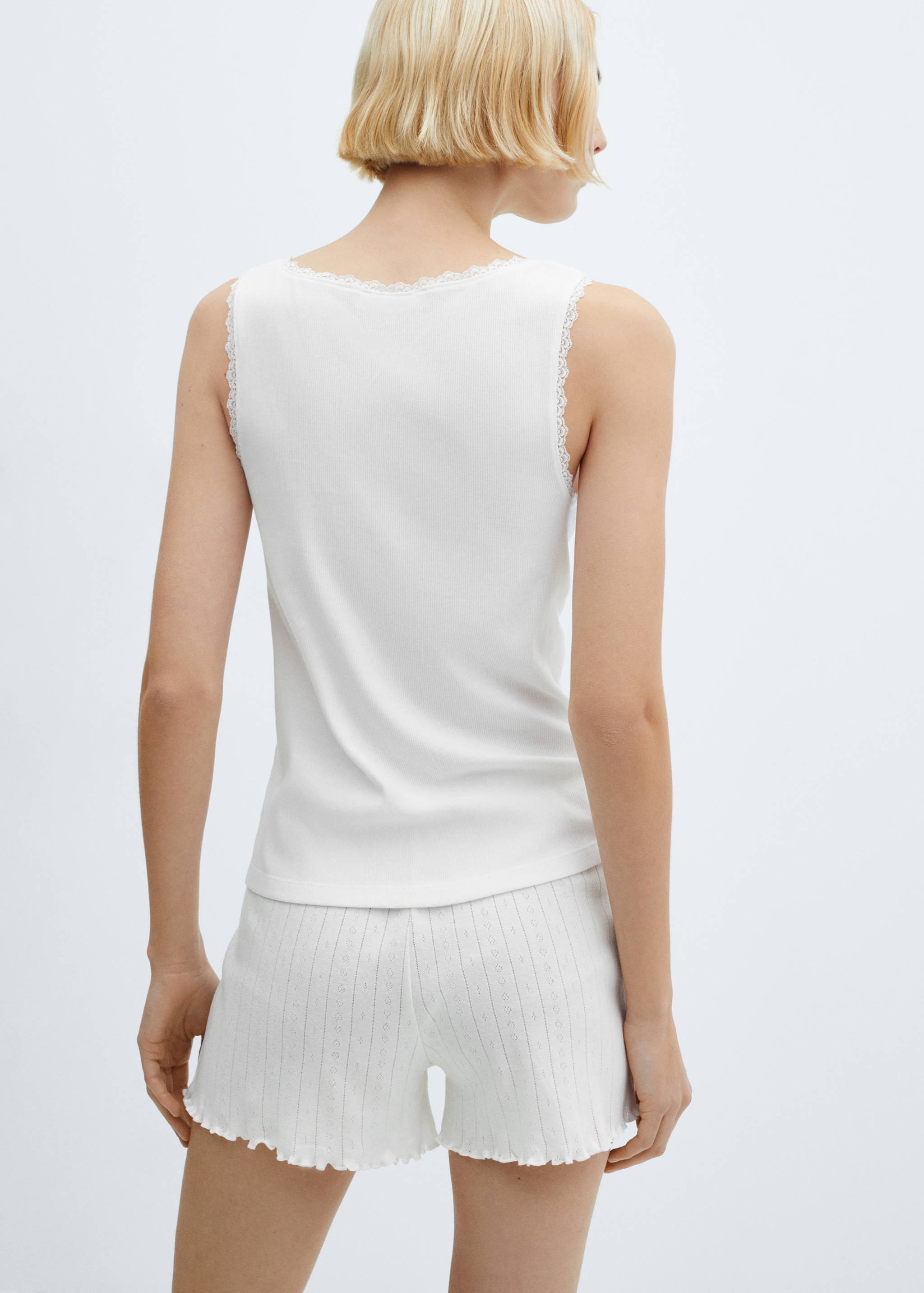 Top mit Seidenspitzen-Detail - Rückseite des Artikels