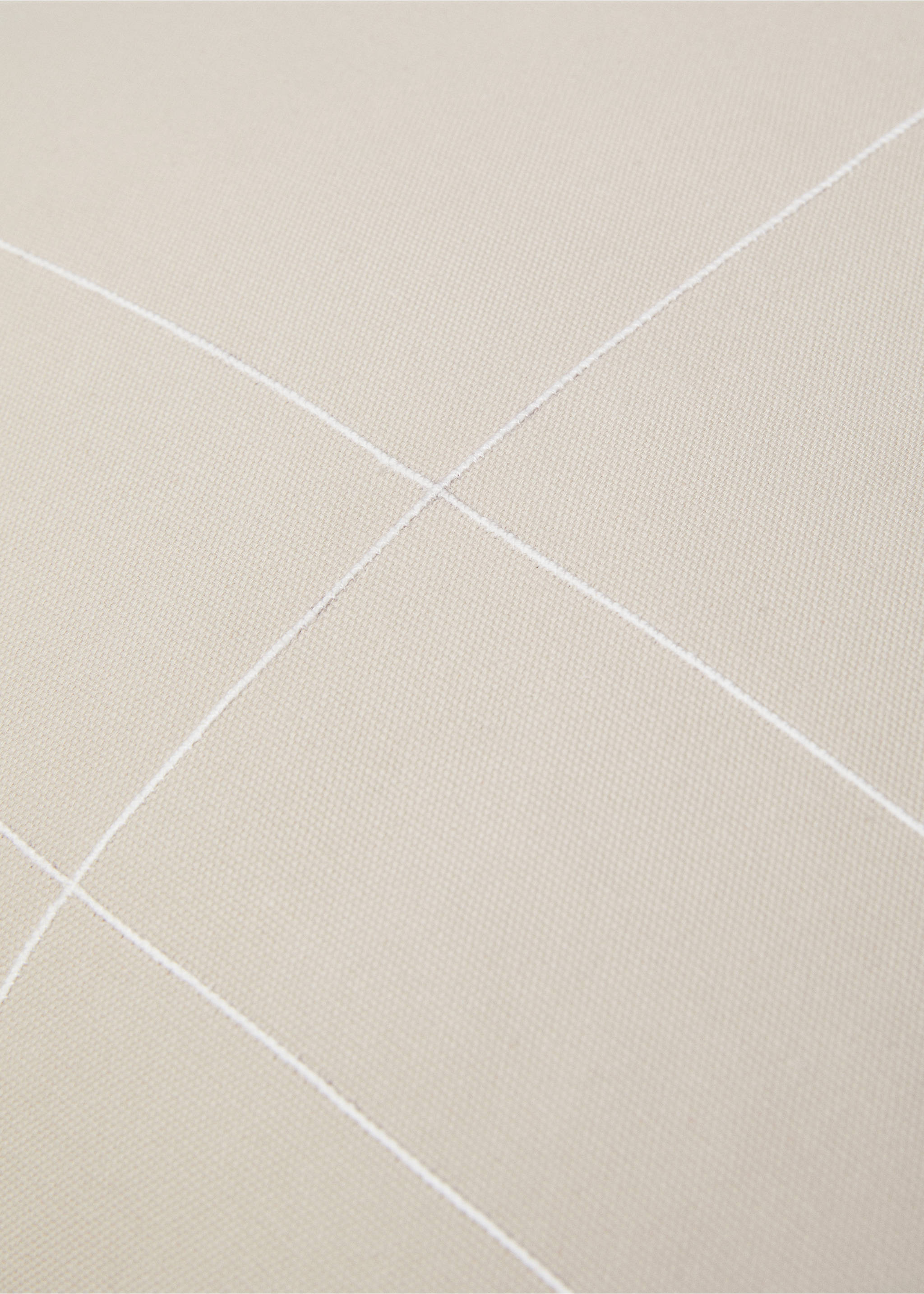 Housse de coussin coton lignes brodées 60x60 cm - Détail de l'article 3, Beige. Ref: 67046008-00.