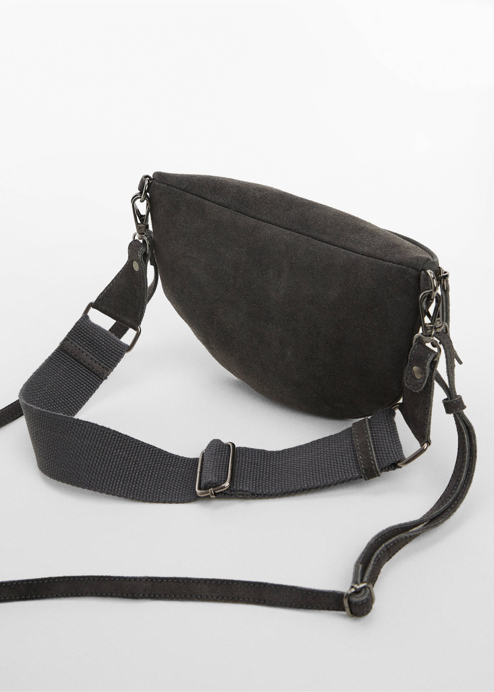 Leather shoulder bag - Details of the article 1, Charcoal. Ref: 67046015-00.