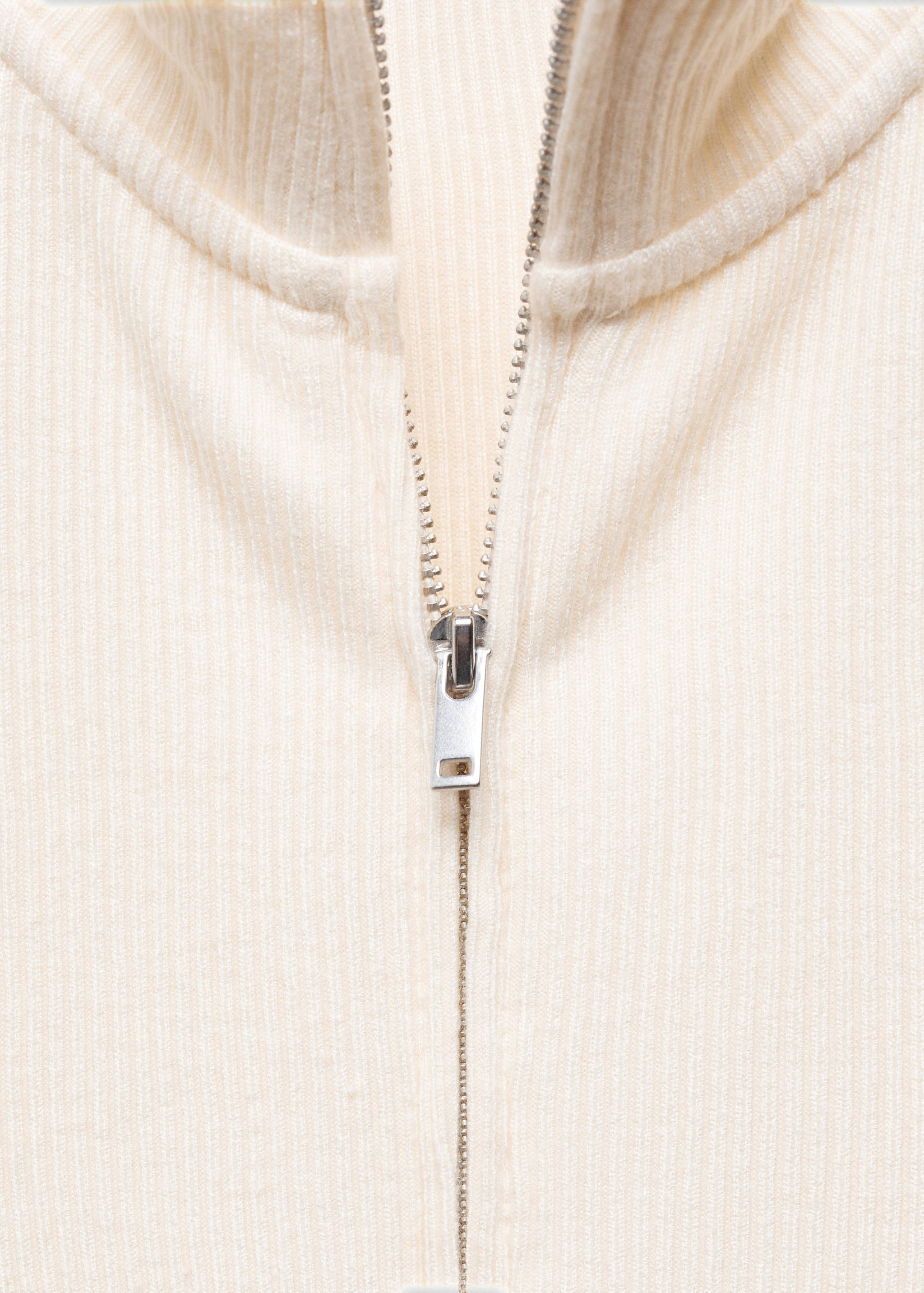 Cardigan mit halbhohem Kragen und Reißverschluss - Detail des Artikels 8