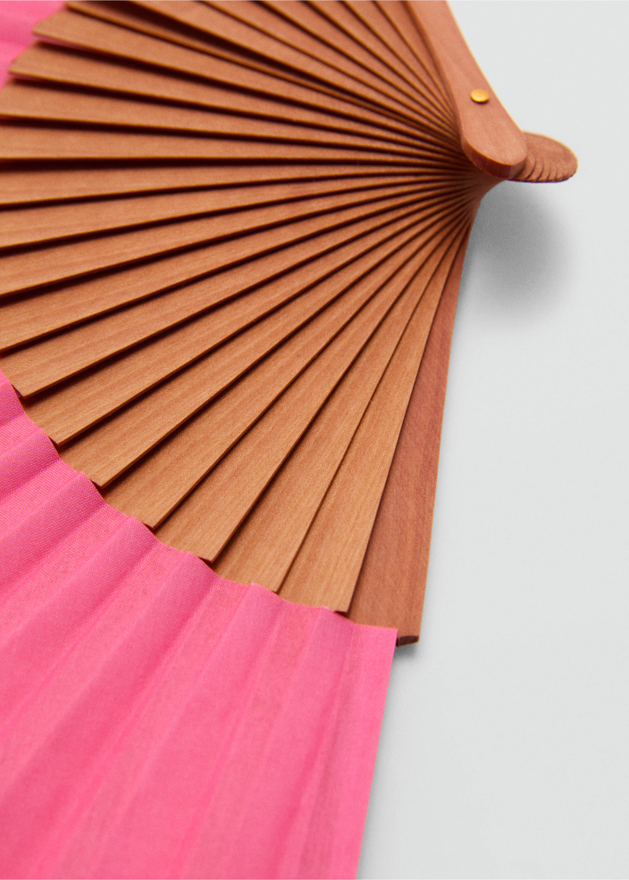 Fächer aus Holz - Detail des Artikels 1, Rosa. Ref: 67046317-00.