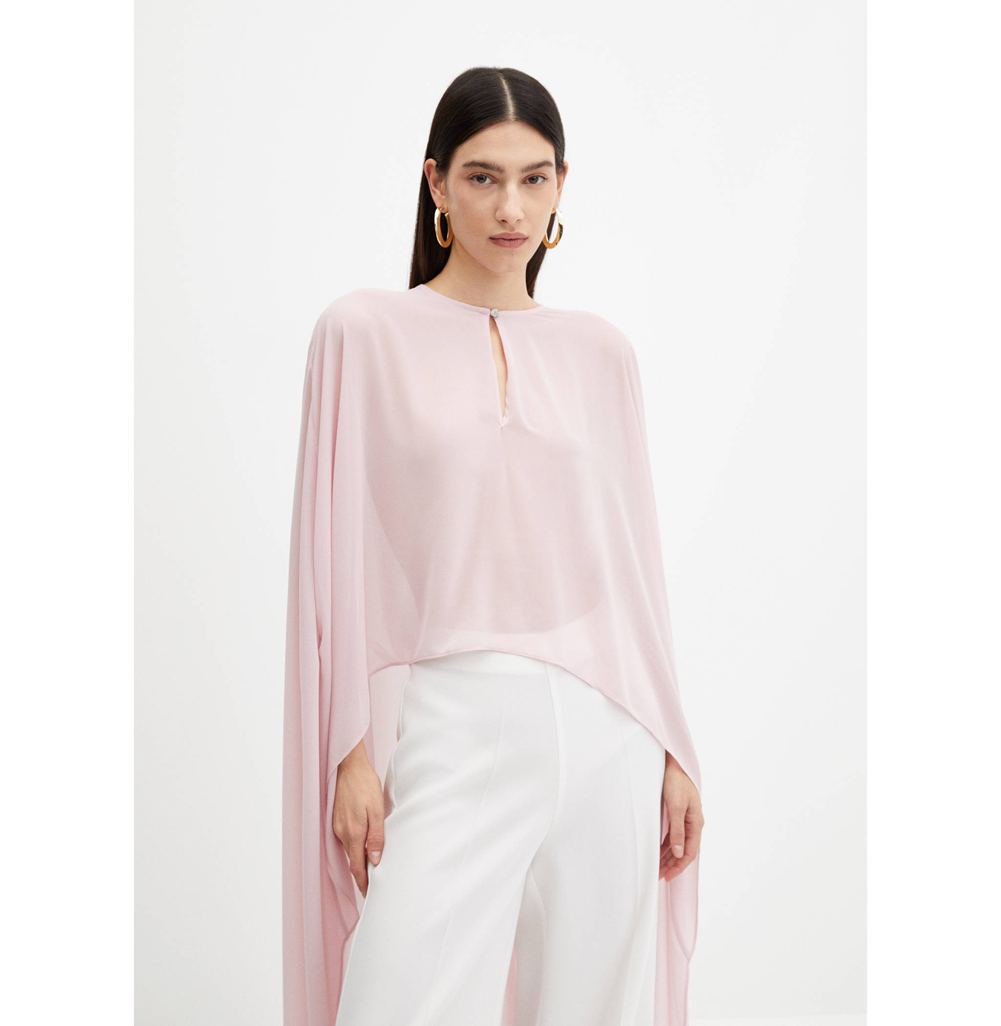 Cape semi-transparente asymétrique - Plan moyen