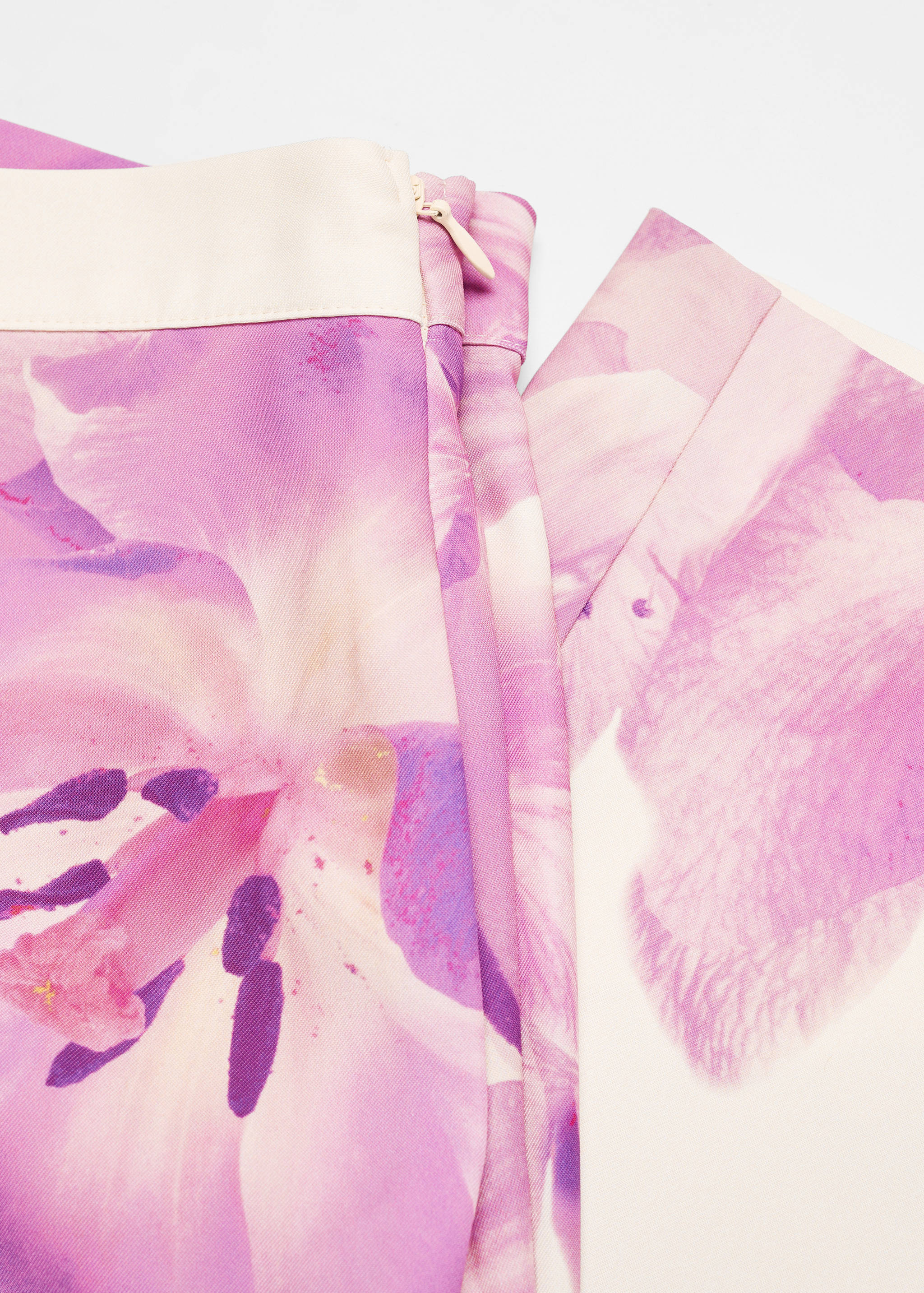 Gerade Hose mit floralem Print - Detail des Artikels 8