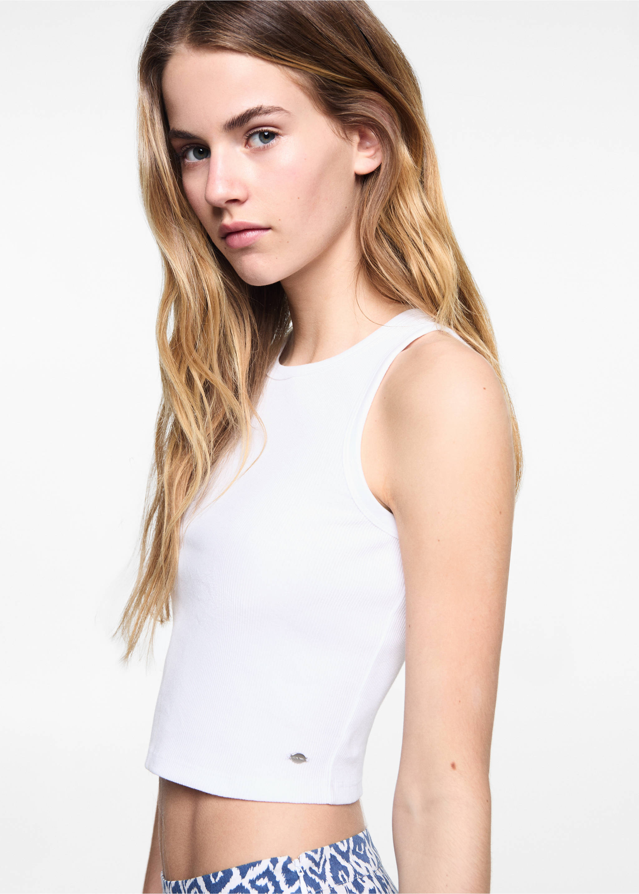Cotton crop top - Details of the article 1, Off White. Ref: 67046734-00.