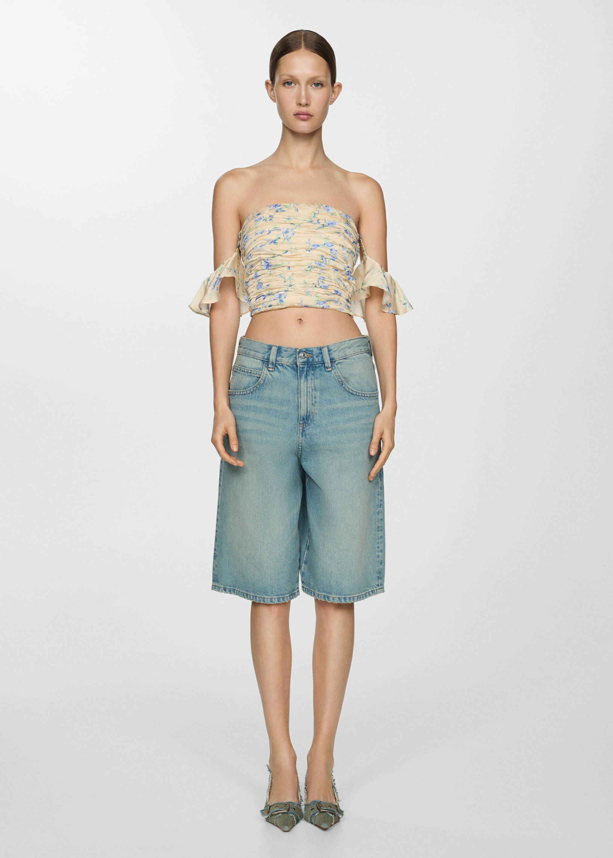 Rynket stroppeløs topp - Total bildeutsnitt