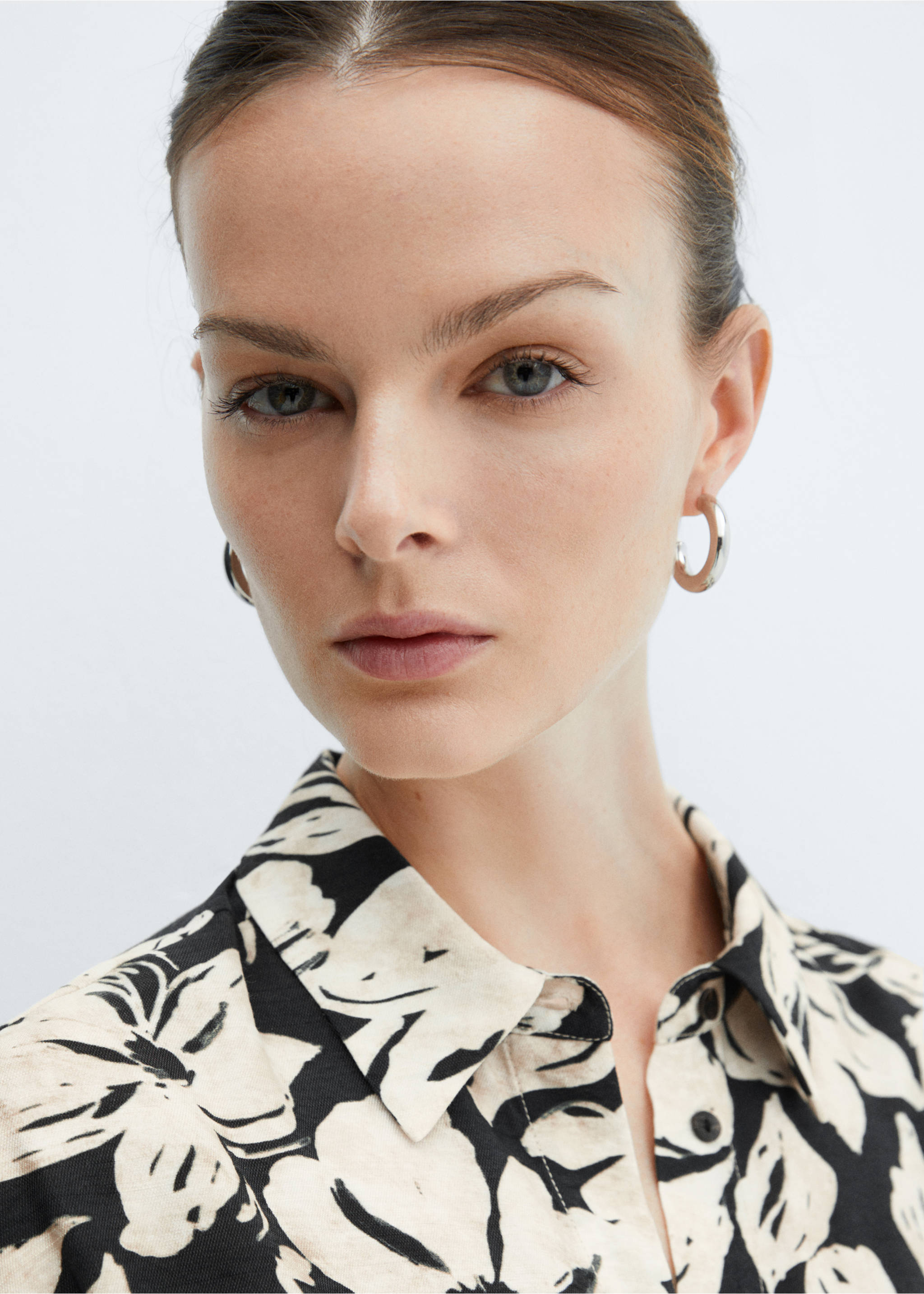 Floral print jumpsuit - Details of the article 1, Black. Ref: 67047124-00.