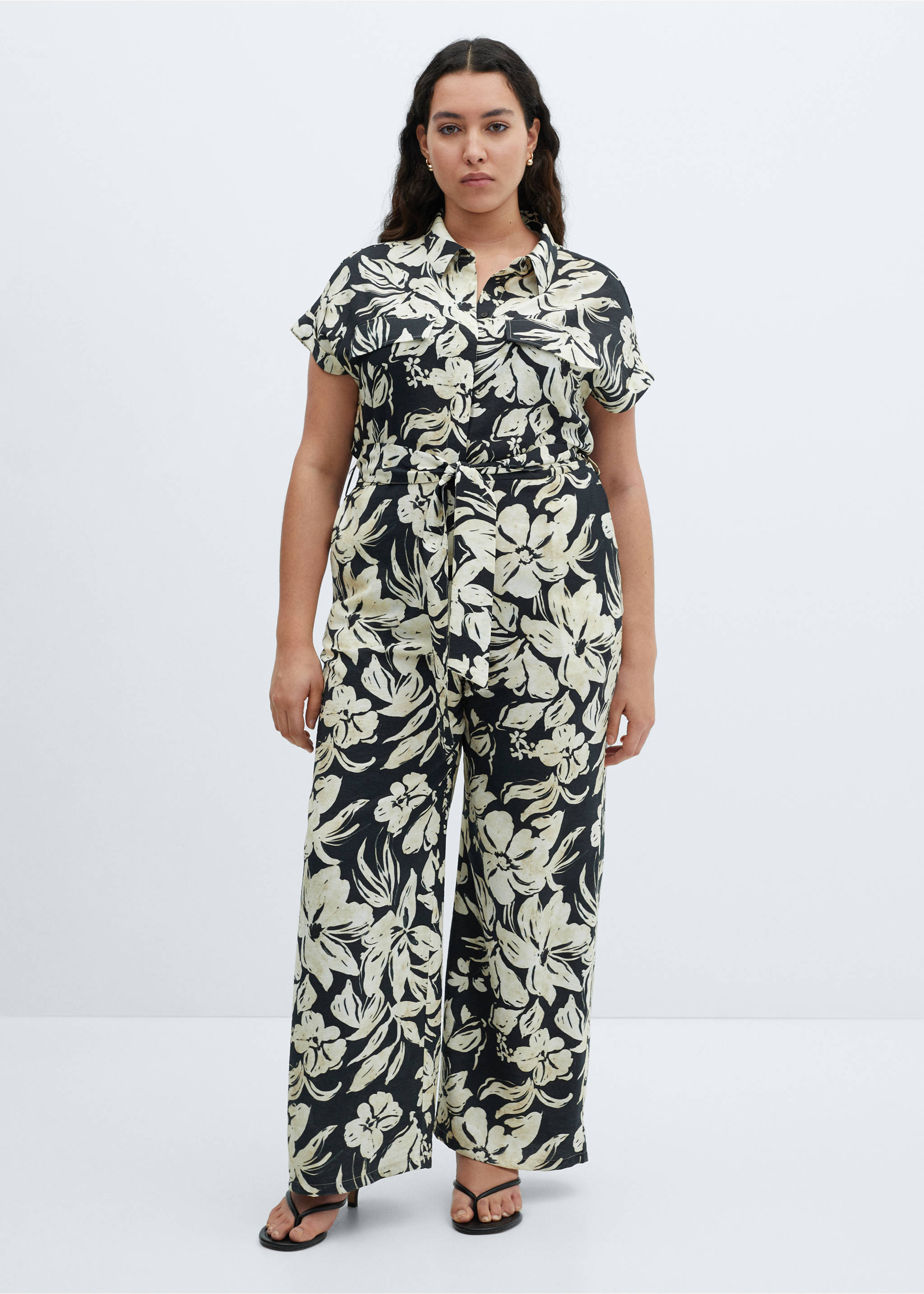 Floral print jumpsuit - Details of the article 3, Black. Ref: 67047124-00.
