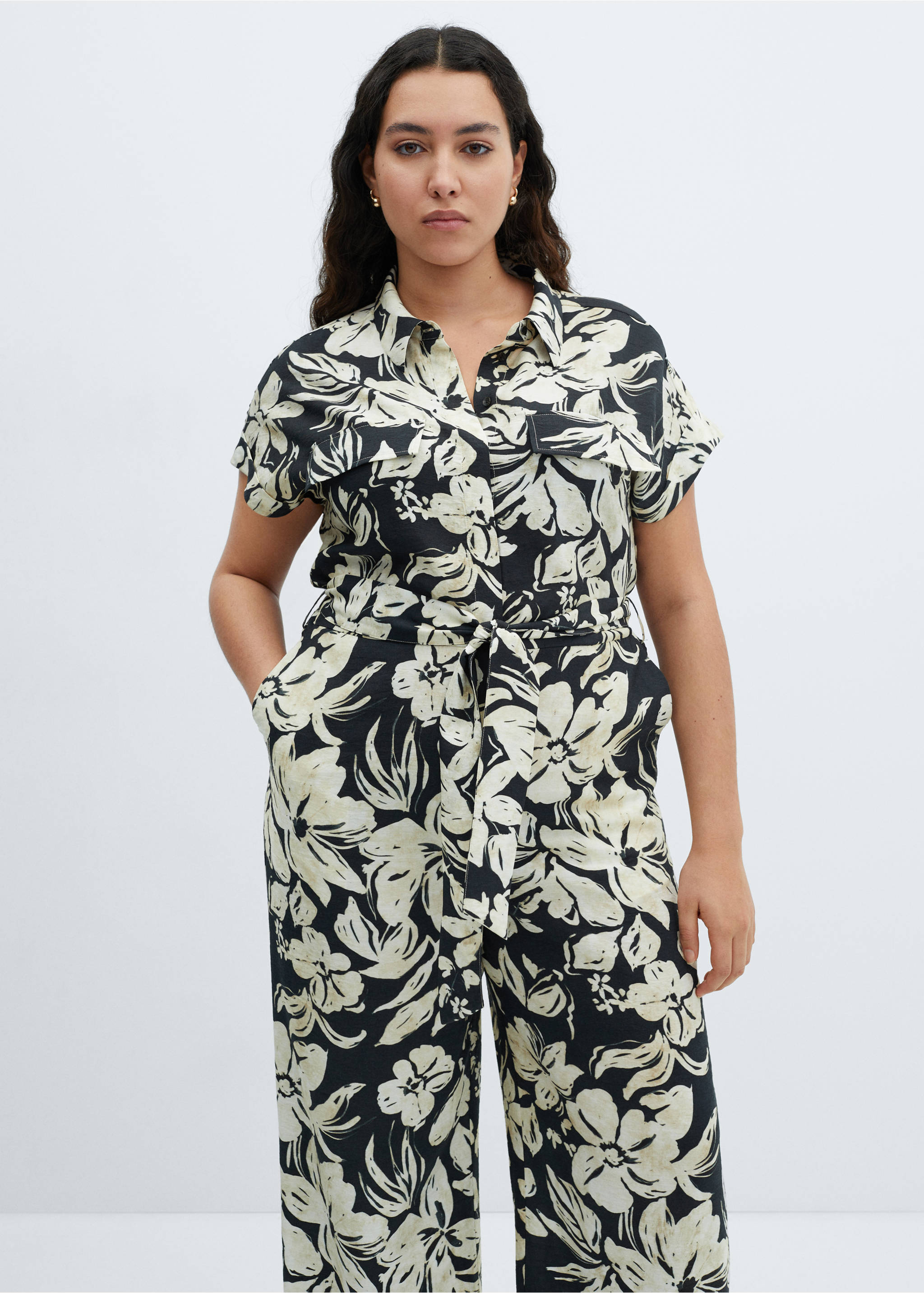 Floral print jumpsuit - Details of the article 5, Black. Ref: 67047124-00.
