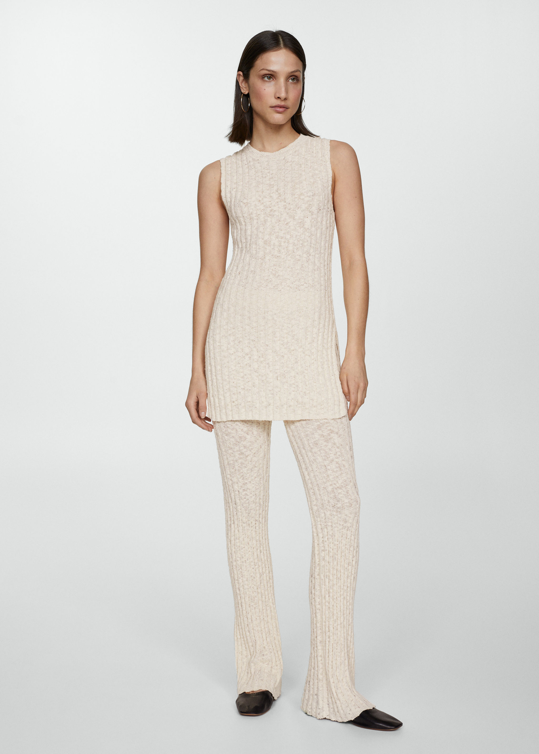 Ribbed knitted top with slits - General plane