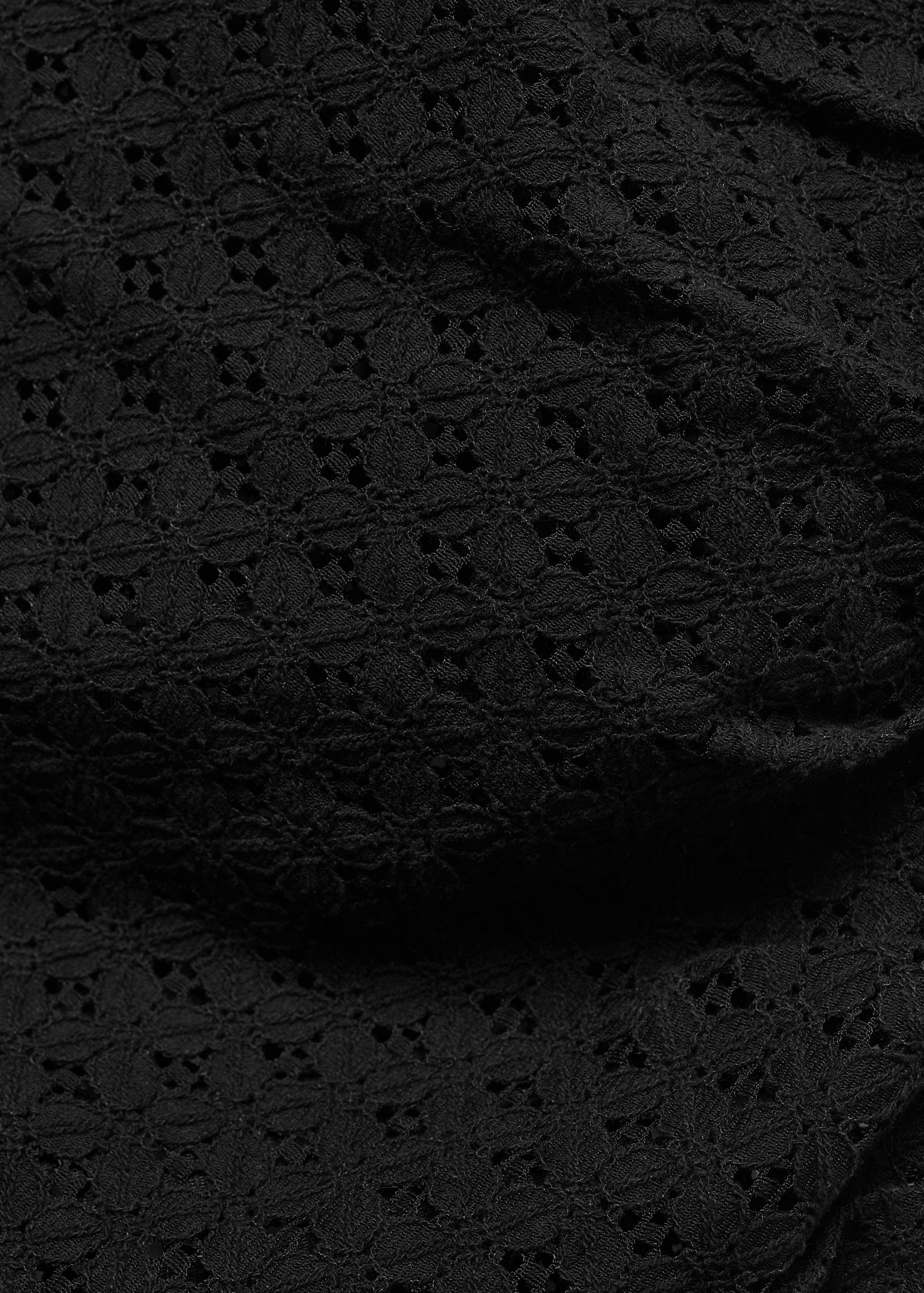 Top assimétrico rendado - Pormenor do artigo 8