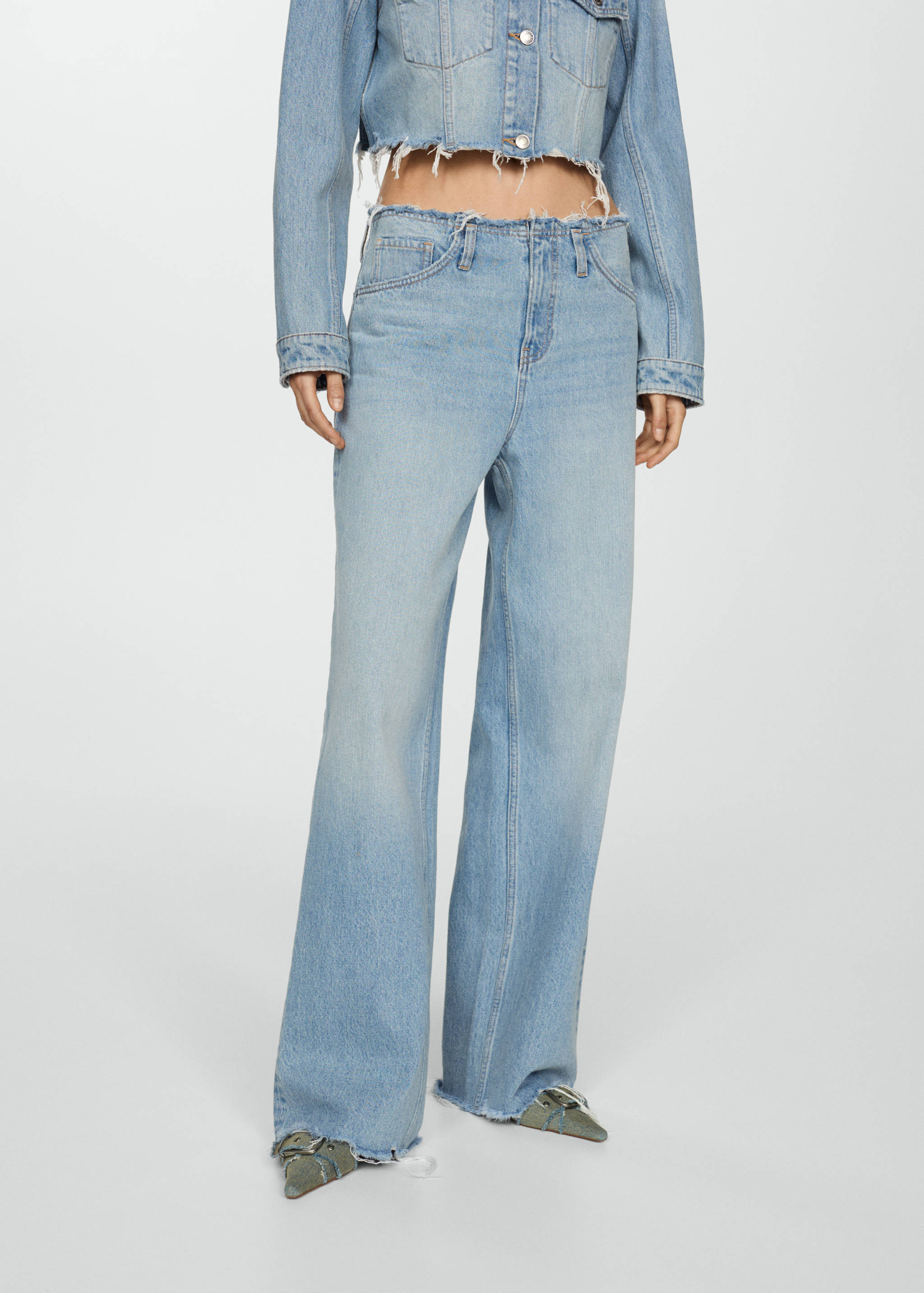 Wide leg jeans with frayed hem - Medium plane